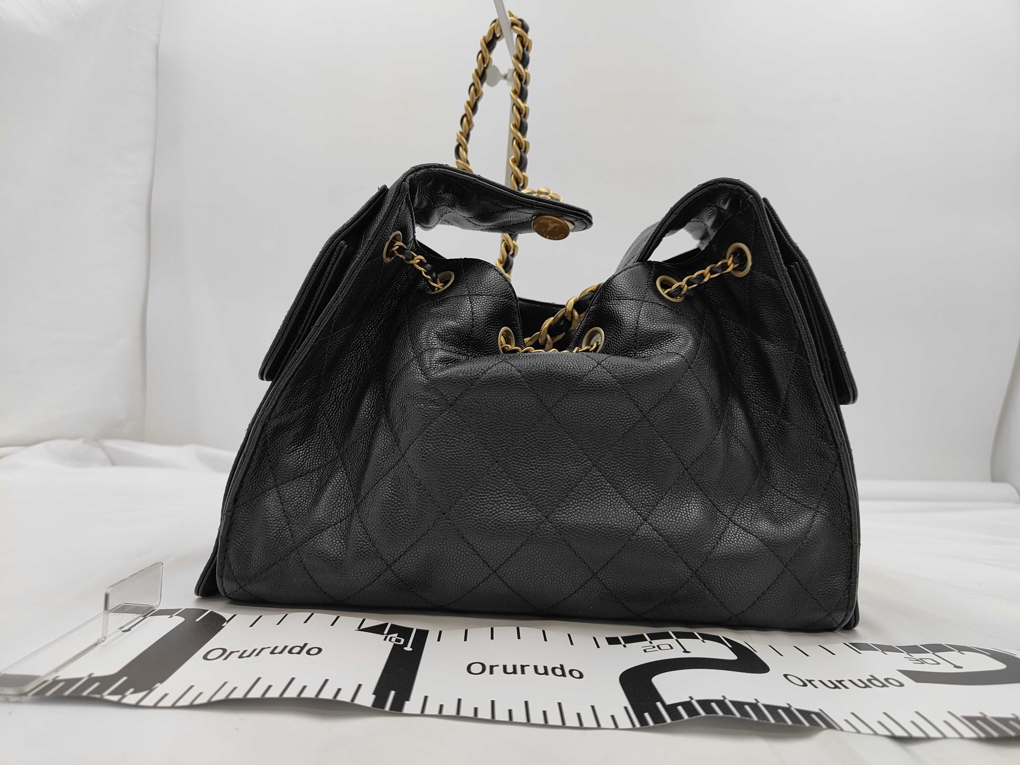 25 Small Caviar Skin Shoulder Bag (Random Serial Number) — view 2