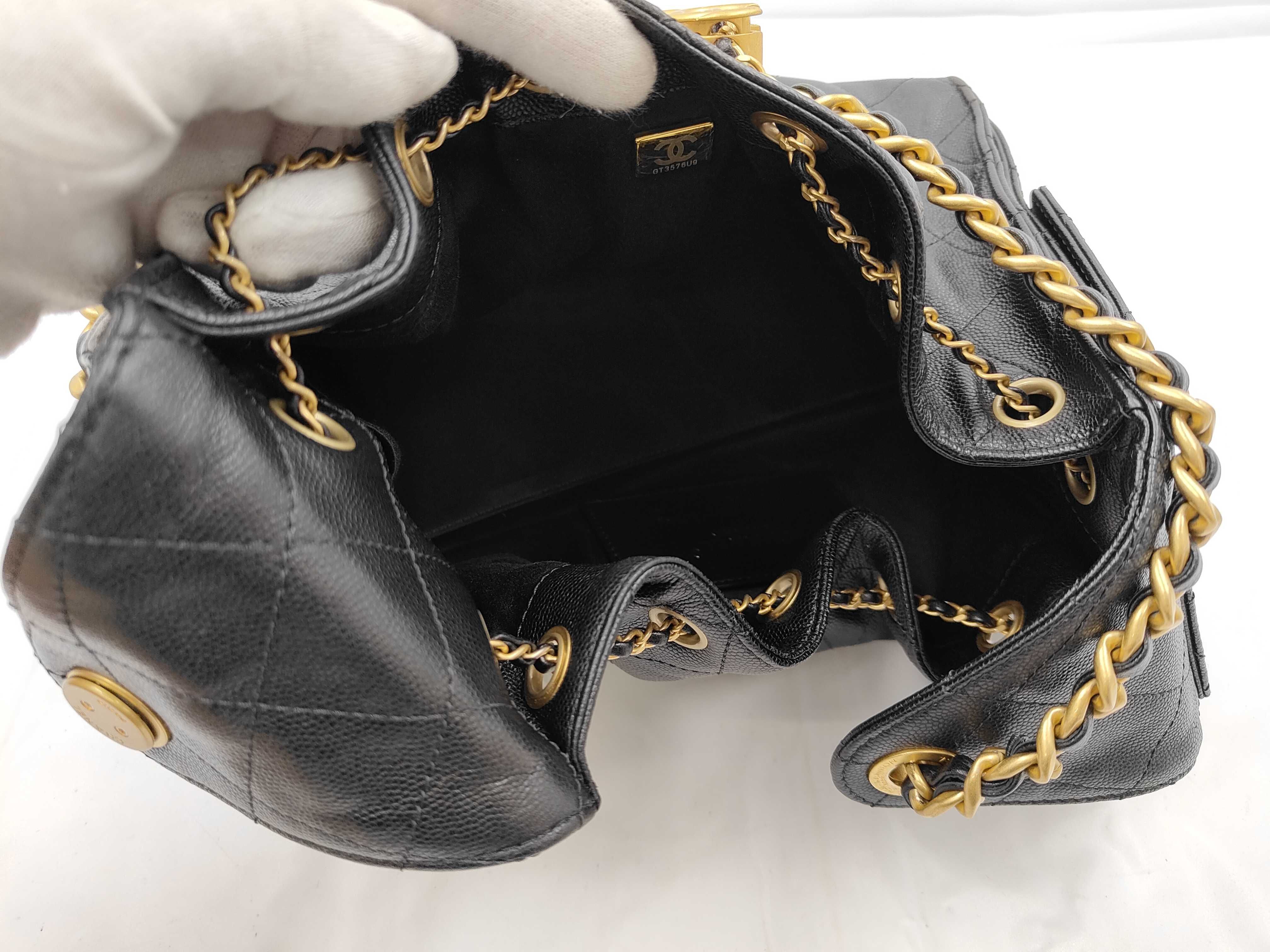 25 Small Caviar Skin Shoulder Bag (Random Serial Number) — view 8