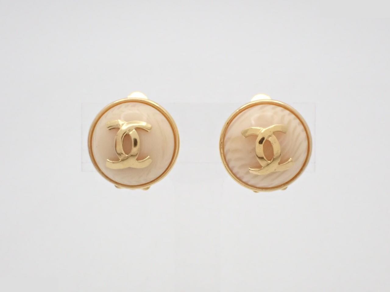 Pearl earrings