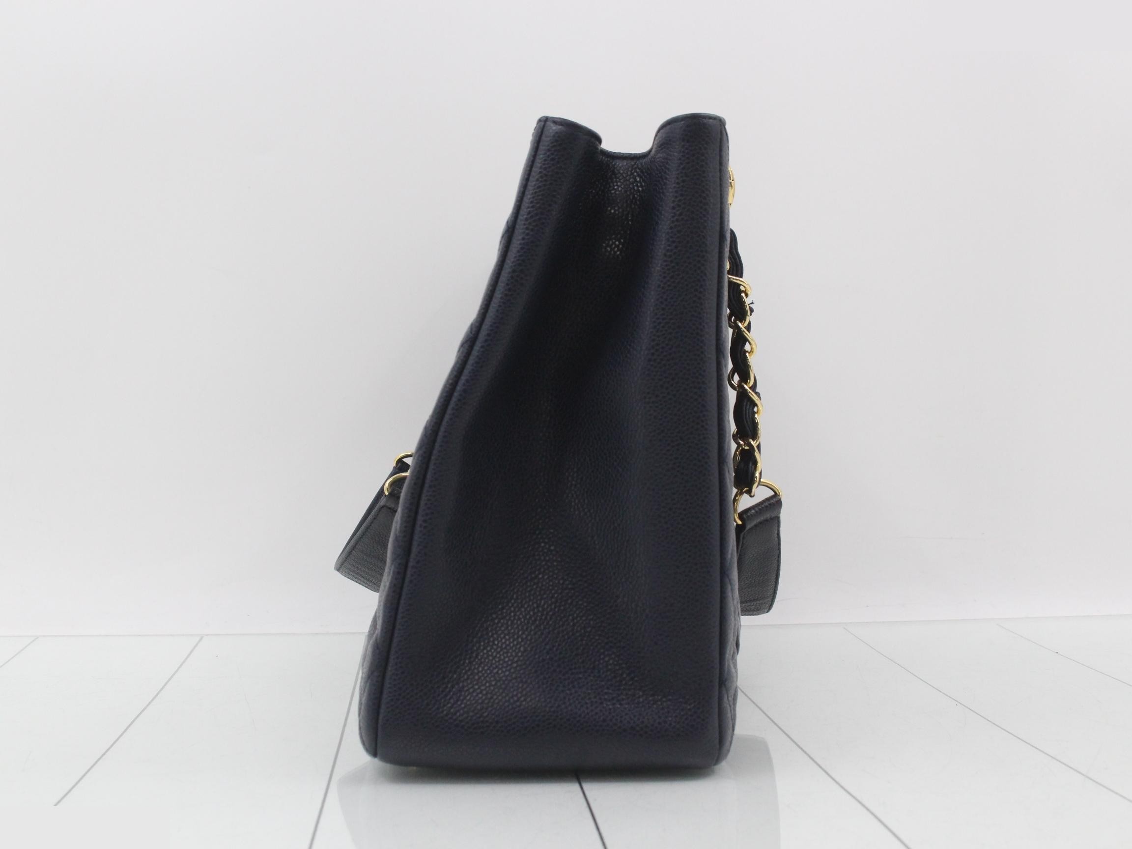 GST Caviar Skin Chain Tote Bag, Navy — view 3