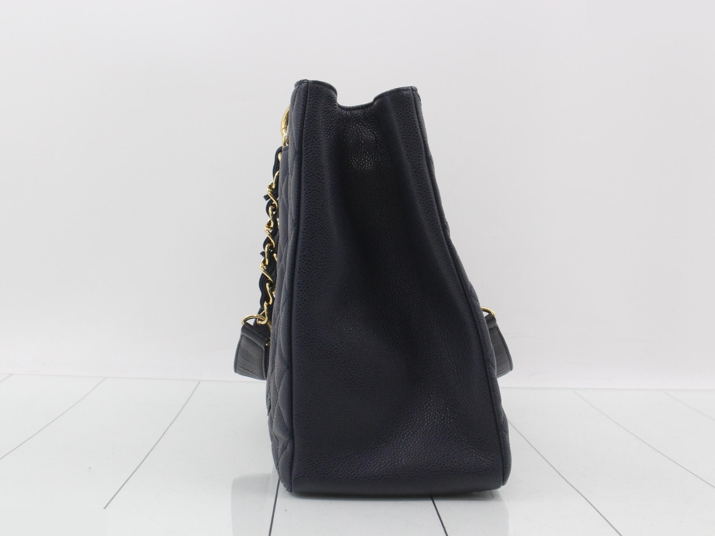 GST Caviar Skin Chain Tote Bag, Navy — view 4