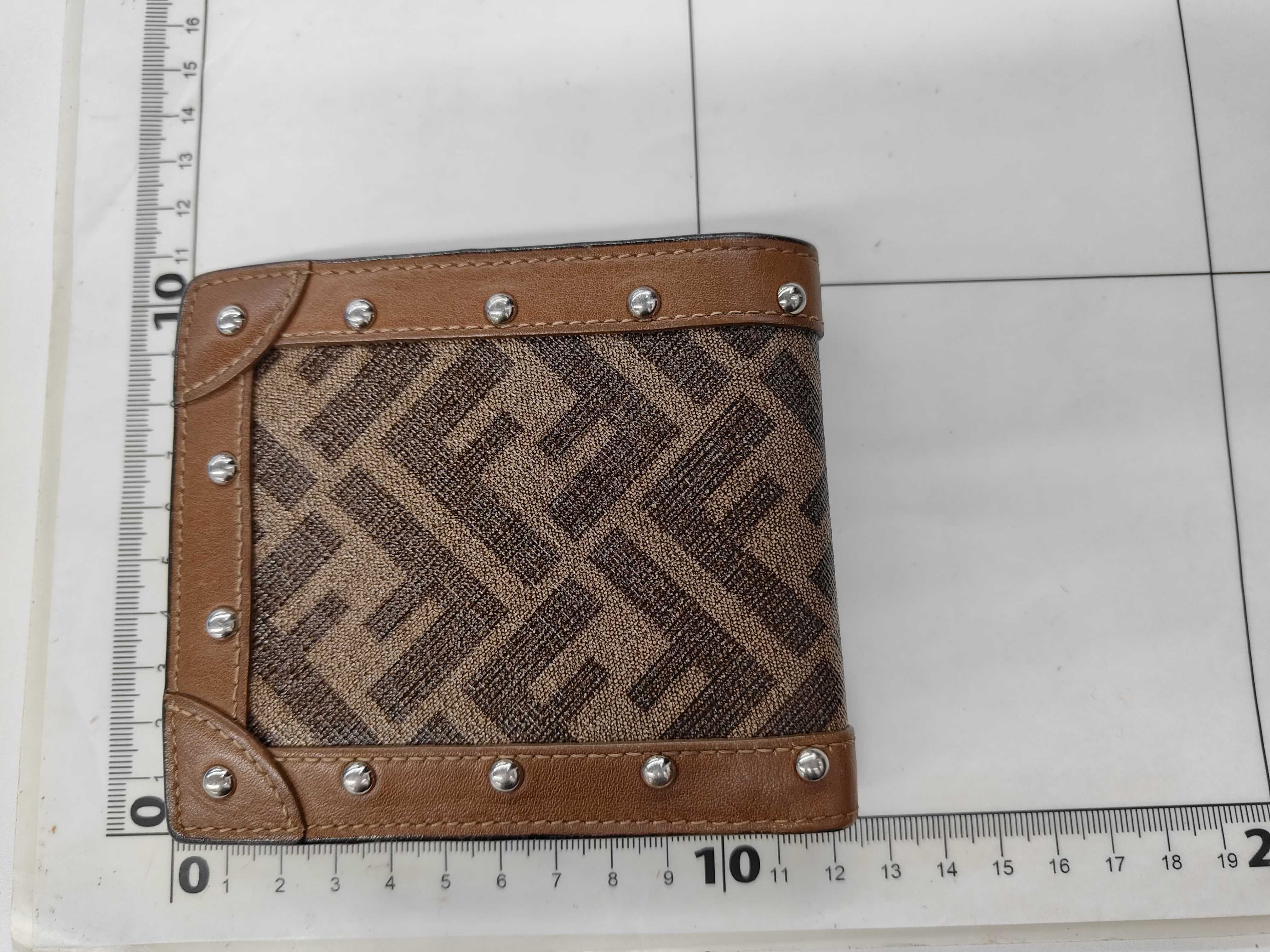 7M0169 Leather Billfold Bi-fold Wallet — view 2