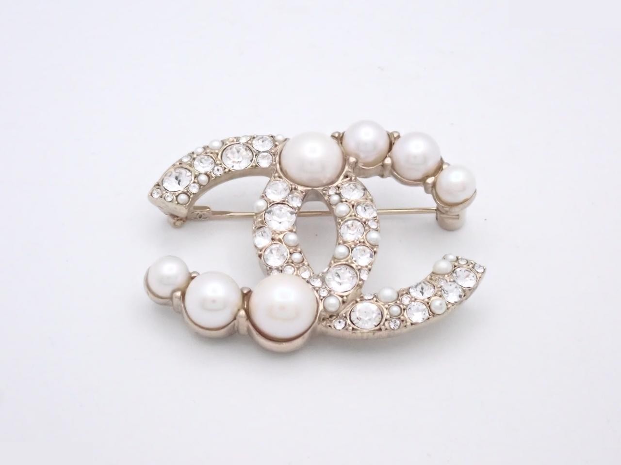 Coco Mark Pearl Rhinestone Brooch C21C