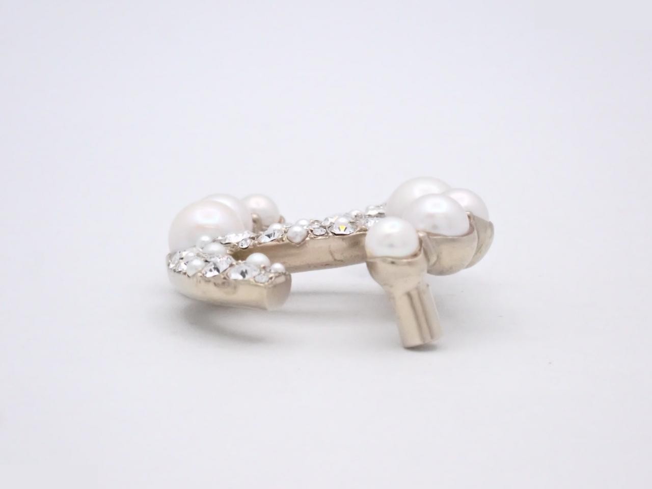 Coco Mark Pearl Rhinestone Brooch C21C — view 3