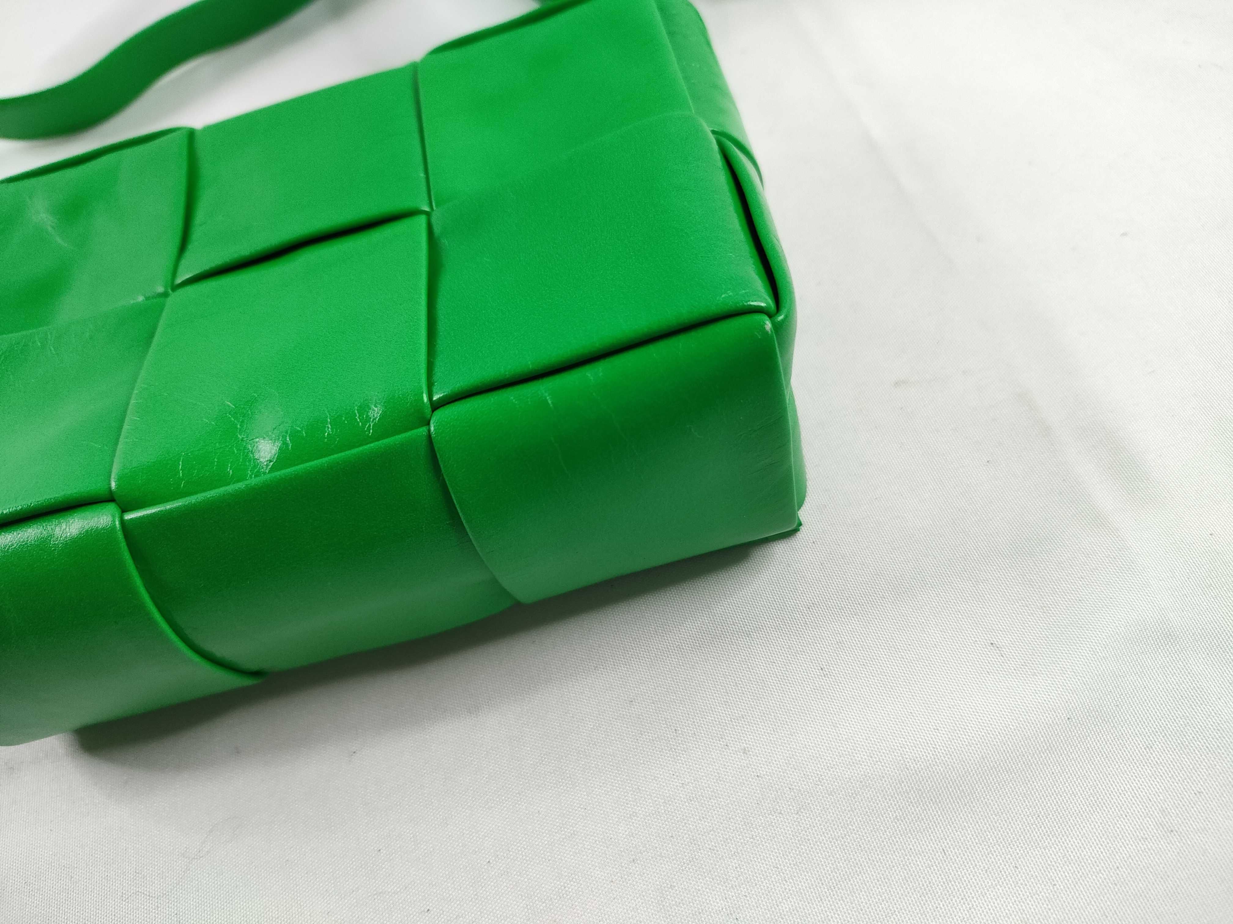 Intrecciato Candy Cassette Intrecciato Paraquito Shoulder Bag — view 5