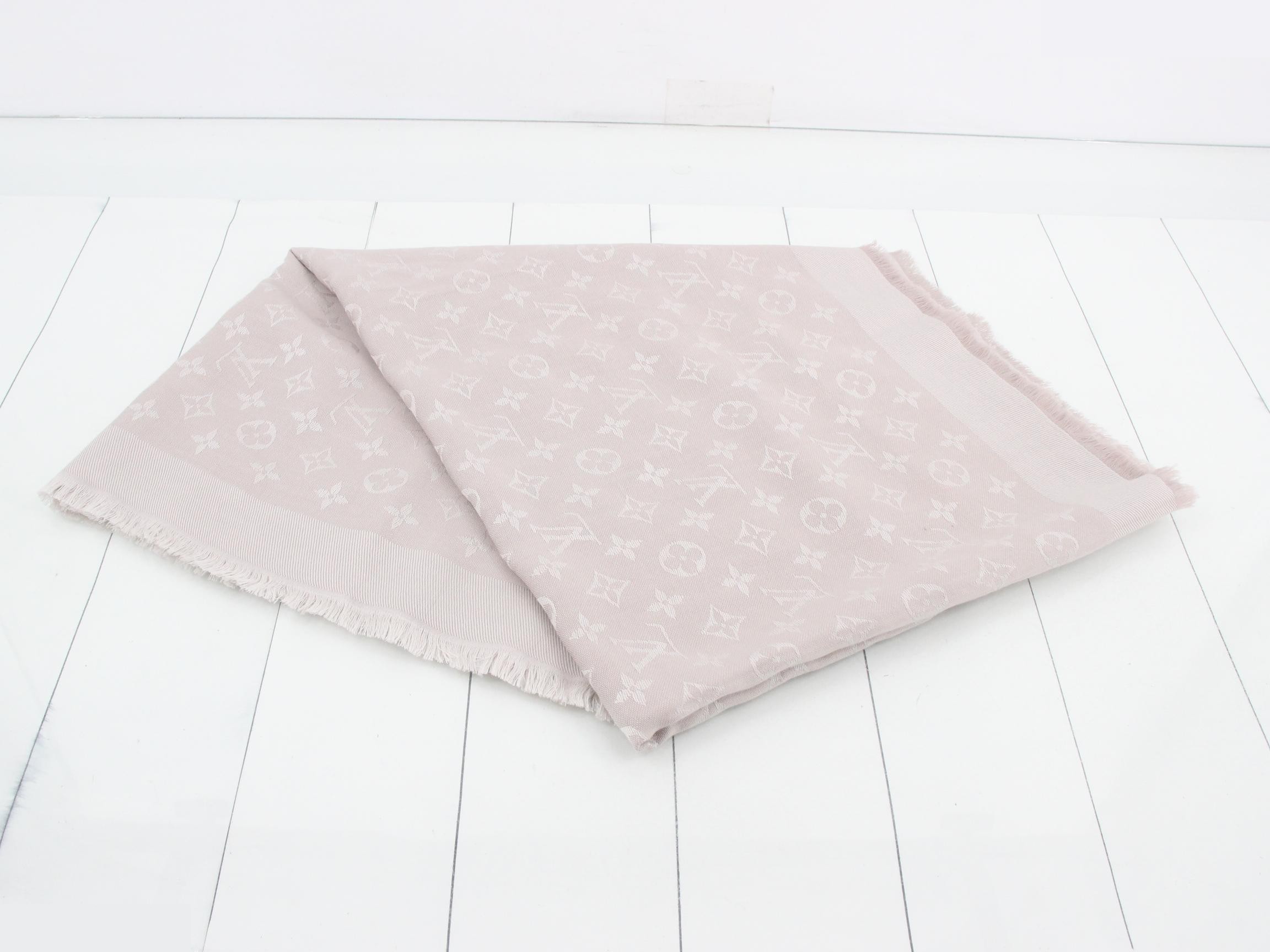 scarf — view 3