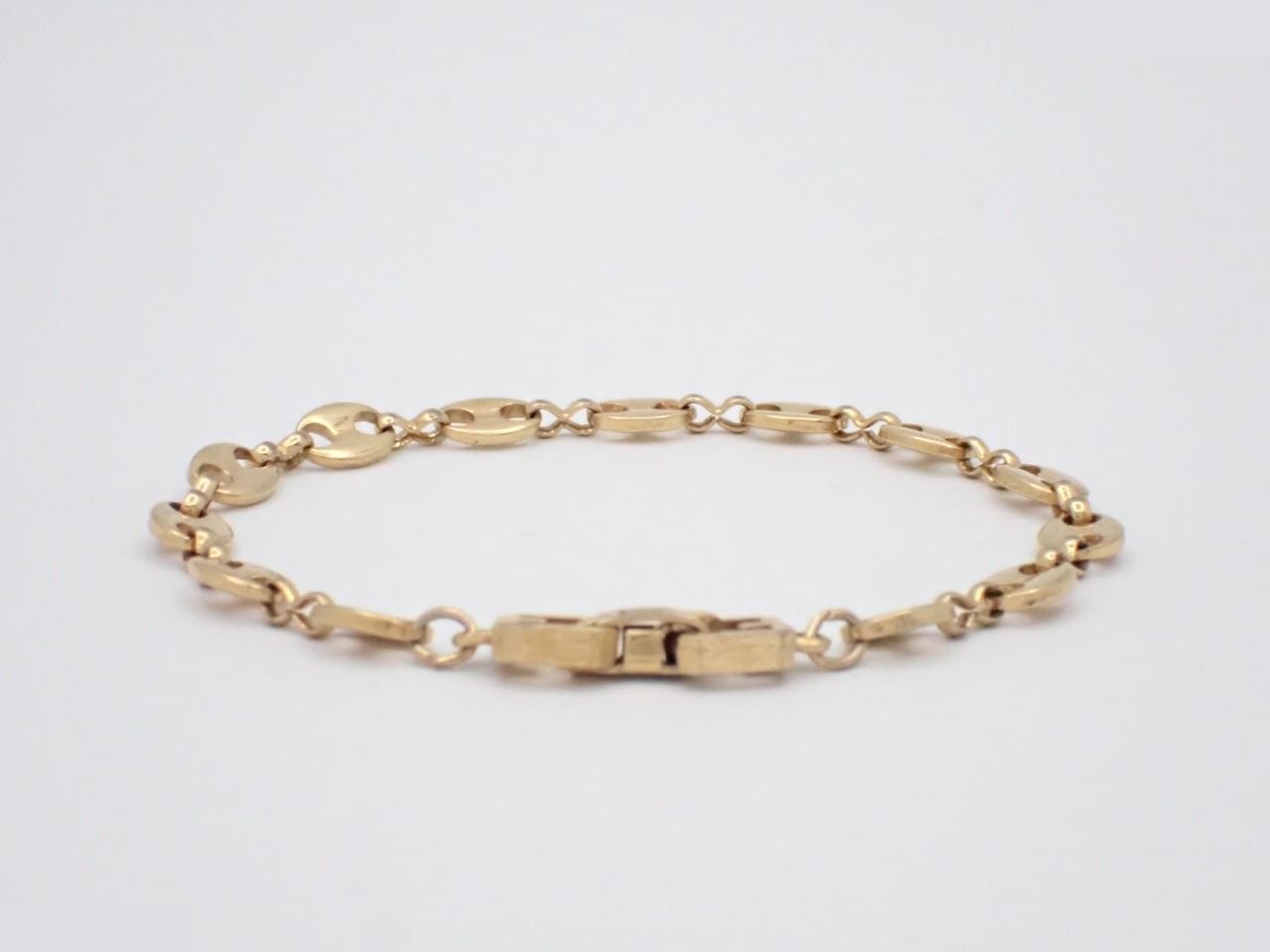 Other lines: Precious metal bracelets and bangles (metal), wrist circumference approximately 18 cm. — view 2