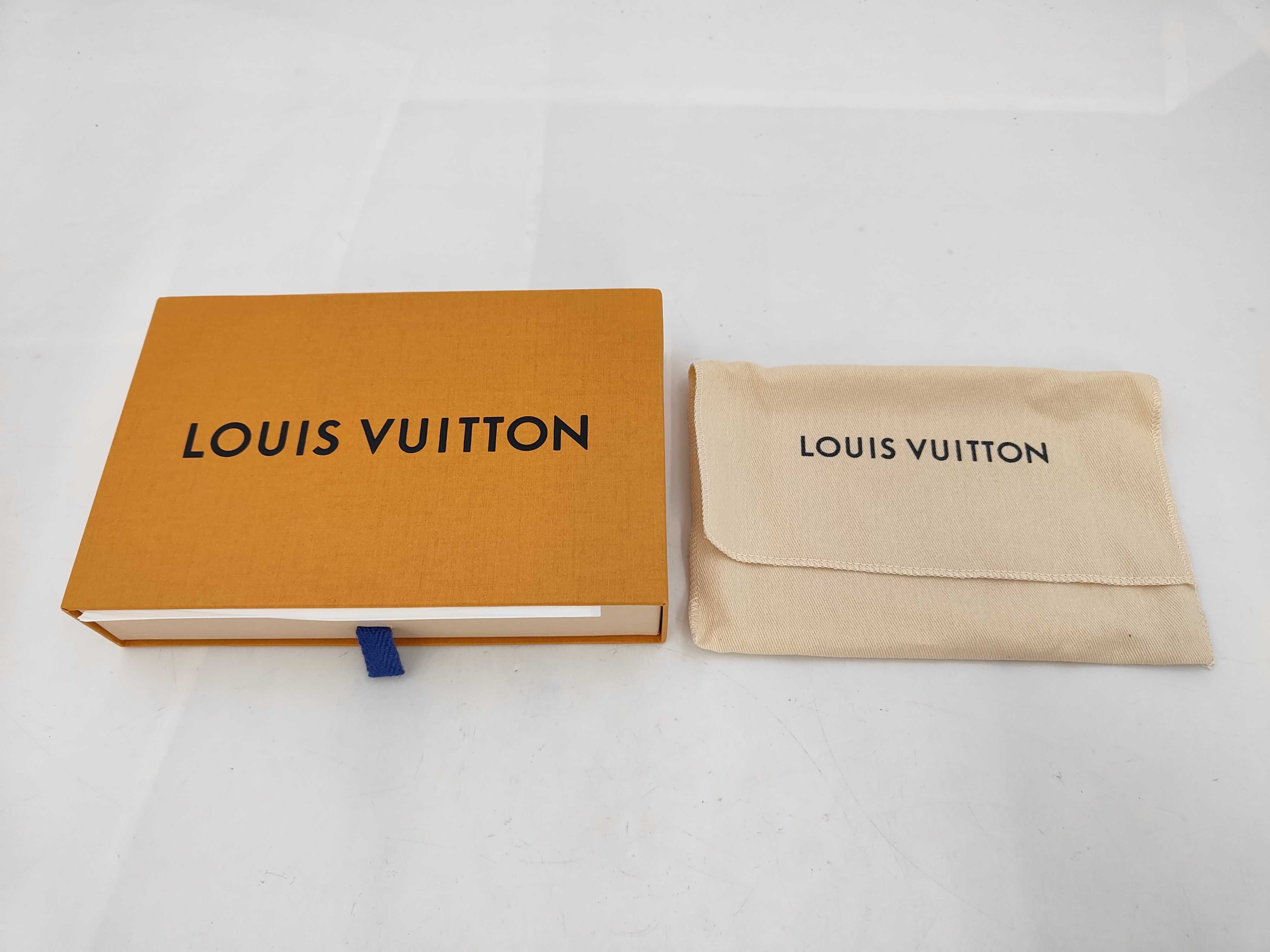 M63221 Portefeuille au Capucines Compact Calfskin Rose Ballerine Wallet with Box and Dust Bag — view 12