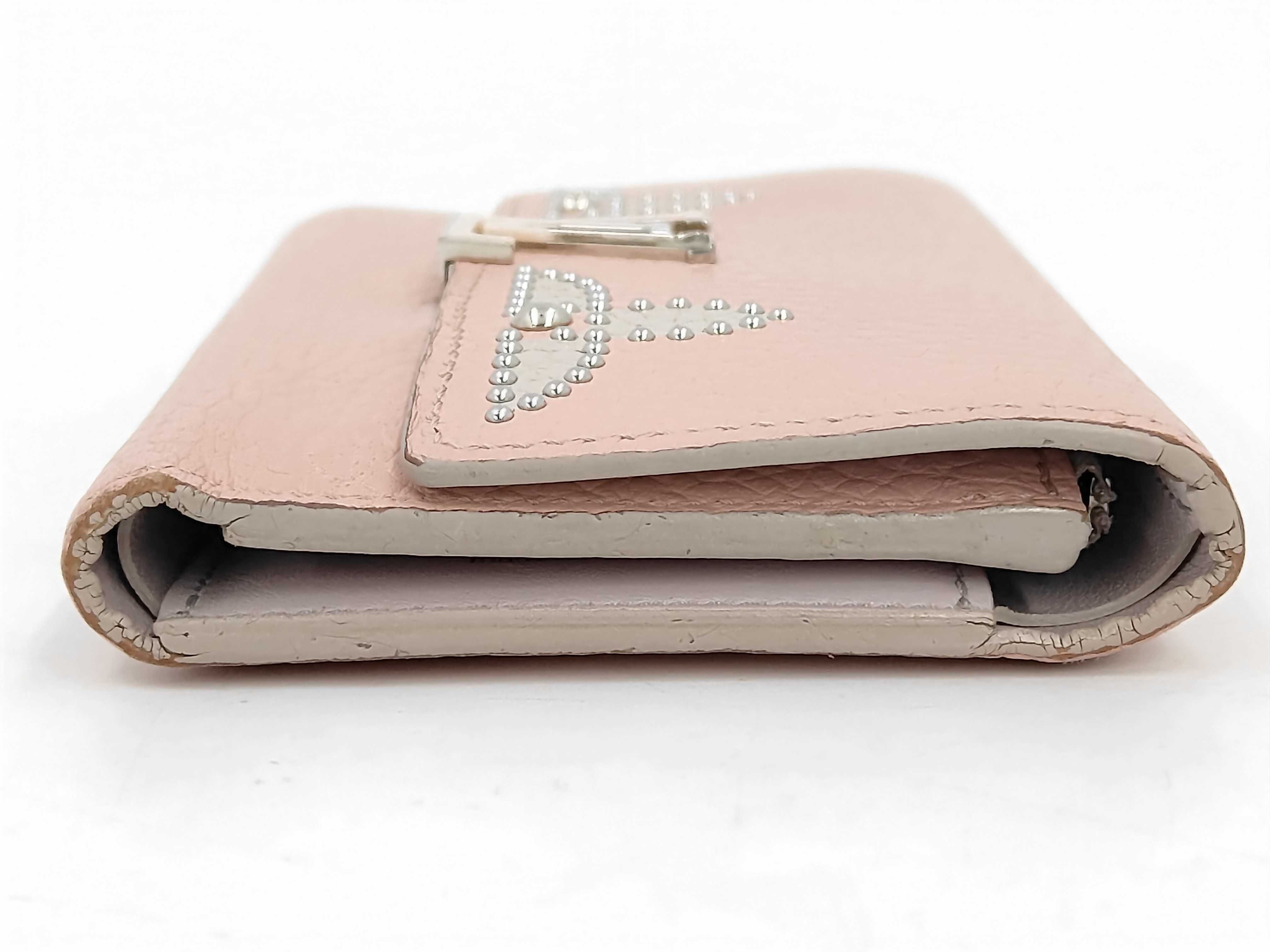 M63221 Portefeuille au Capucines Compact Calfskin Rose Ballerine Wallet with Box and Dust Bag — view 4