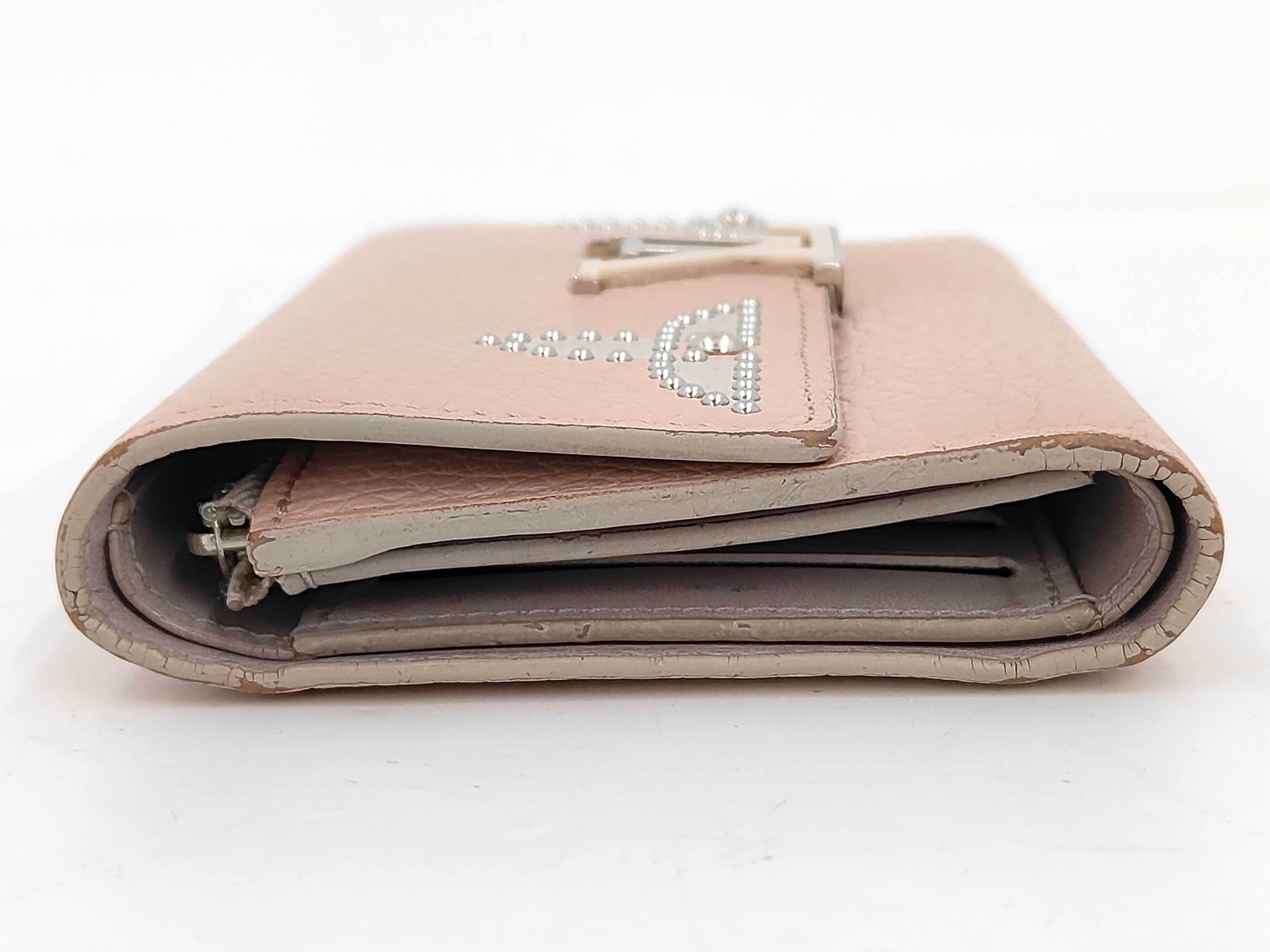 M63221 Portefeuille au Capucines Compact Calfskin Rose Ballerine Wallet with Box and Dust Bag — view 6
