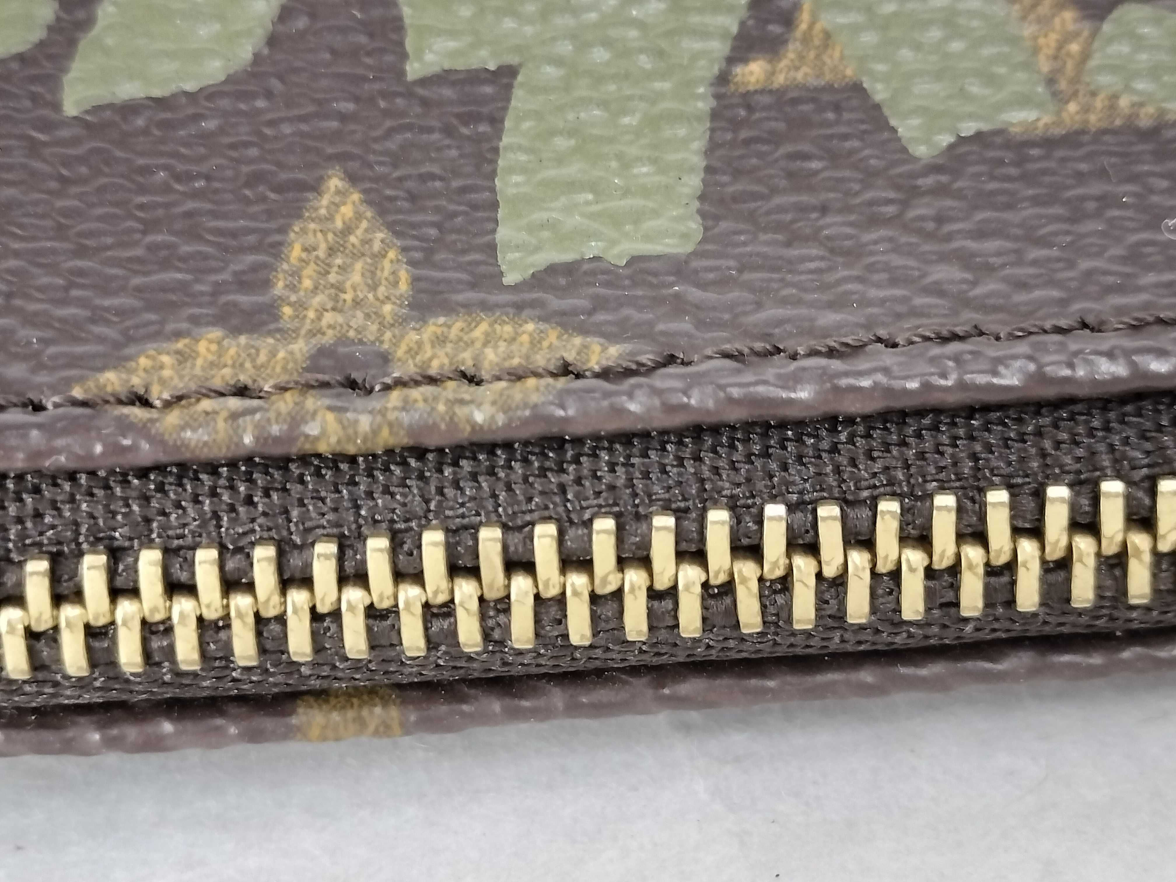 Monogram Graffiti Pochette Accessoires M92191 AR0071 Pouch — view 6