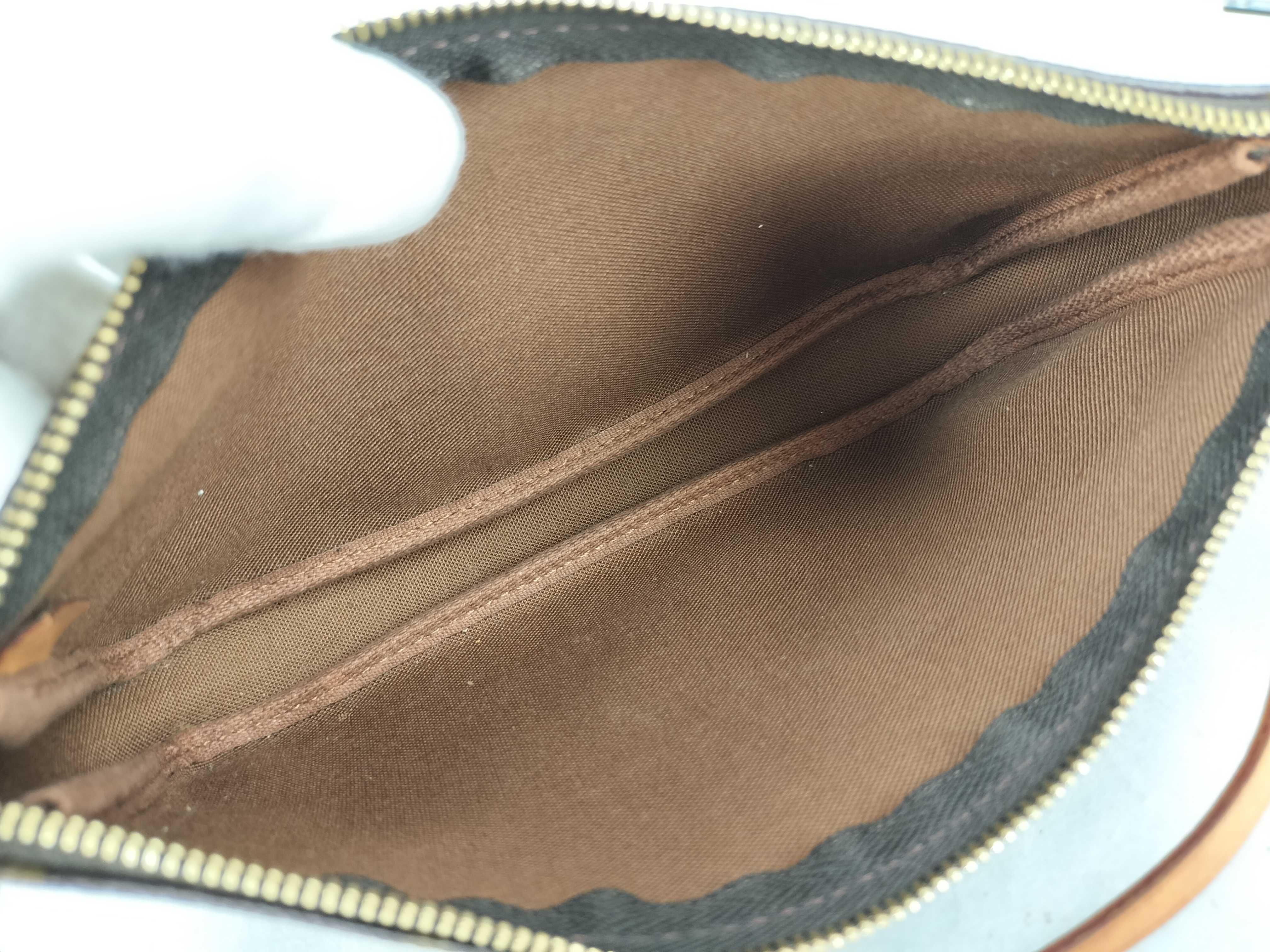 Monogram Graffiti Pochette Accessoires M92191 AR0071 Pouch — view 10