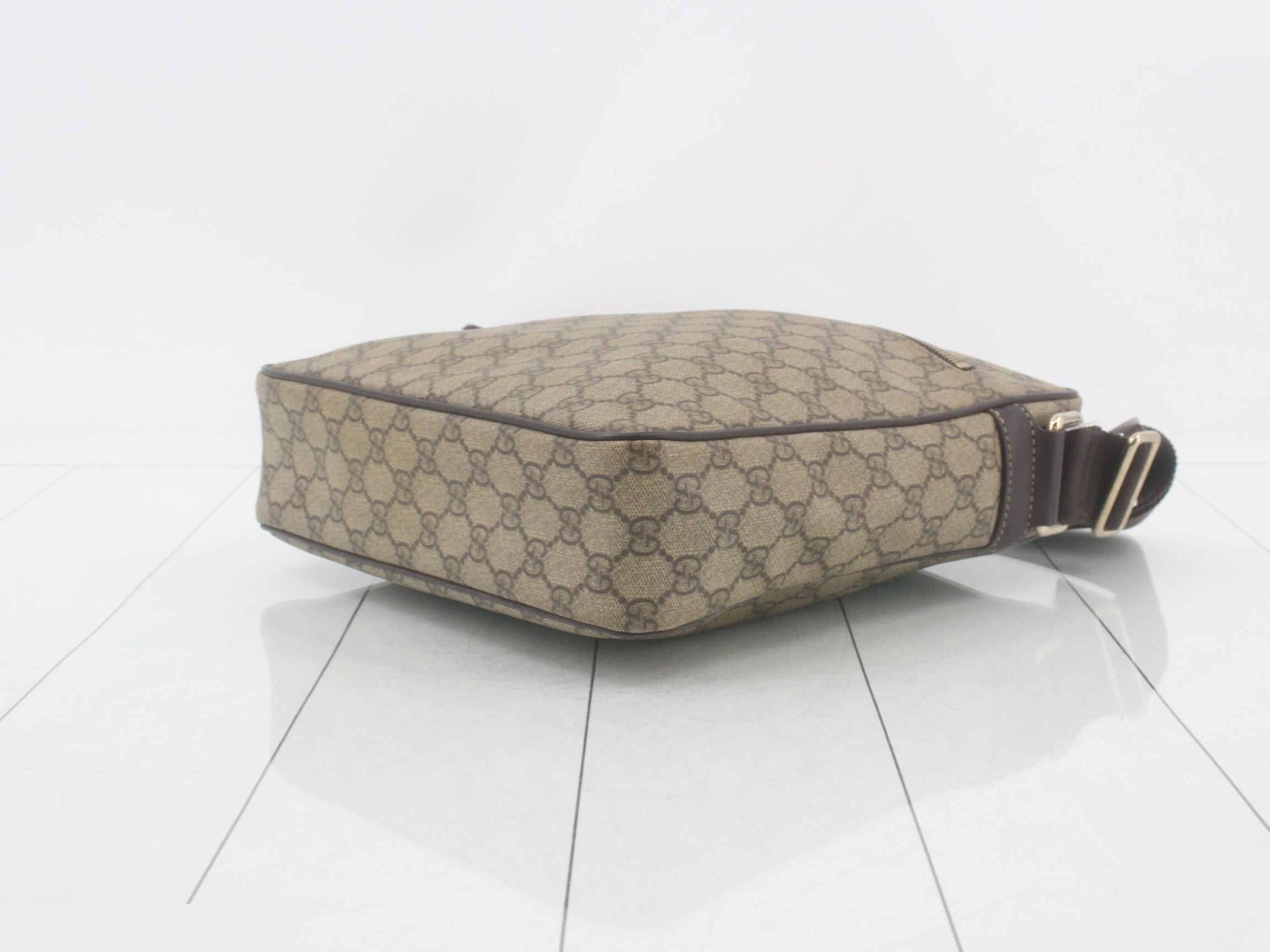 GG Supreme Shoulder Bag — view 6