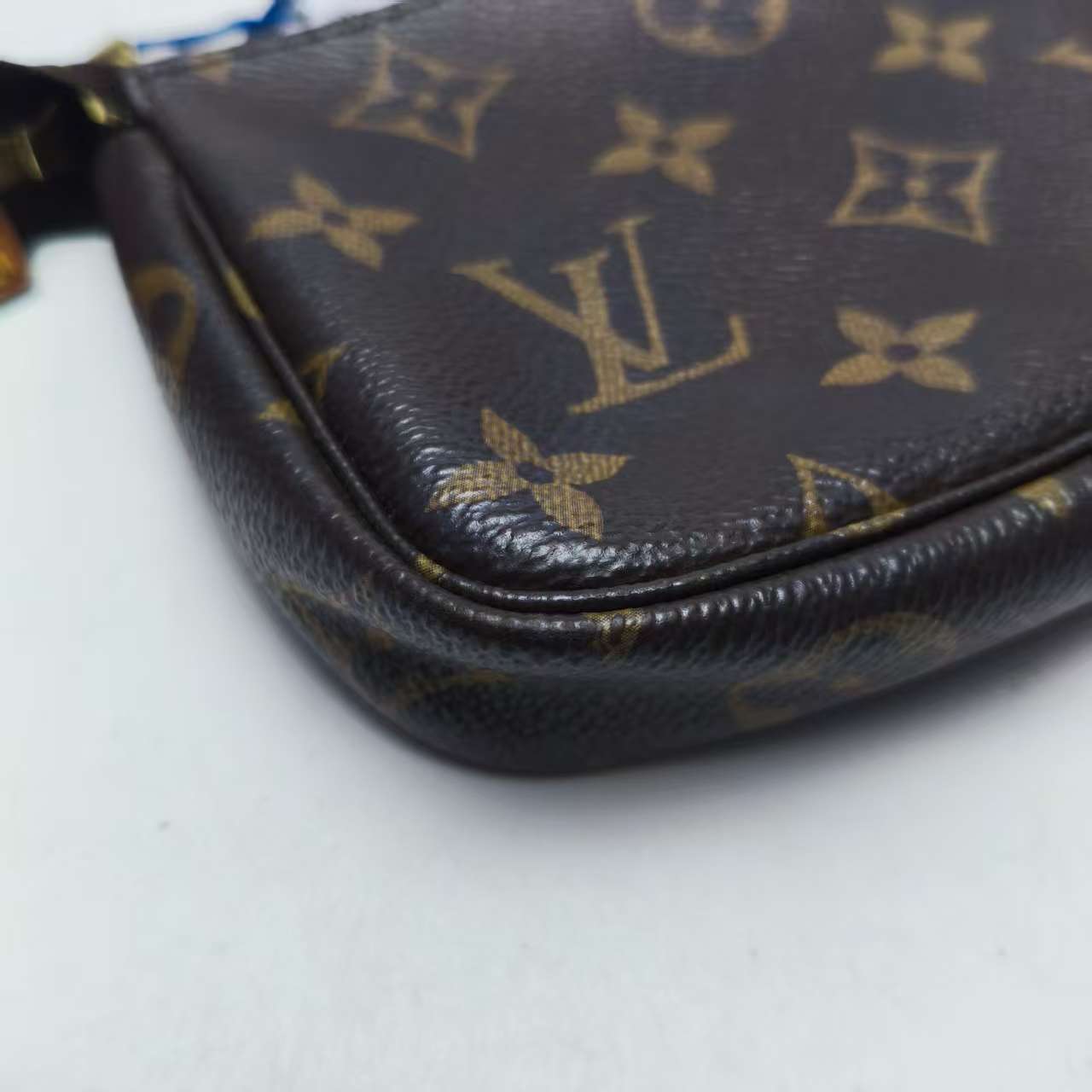 【*Shipped from: China*】LOUIS VUITTON Pochette Accessoires PU Handbag — view 4