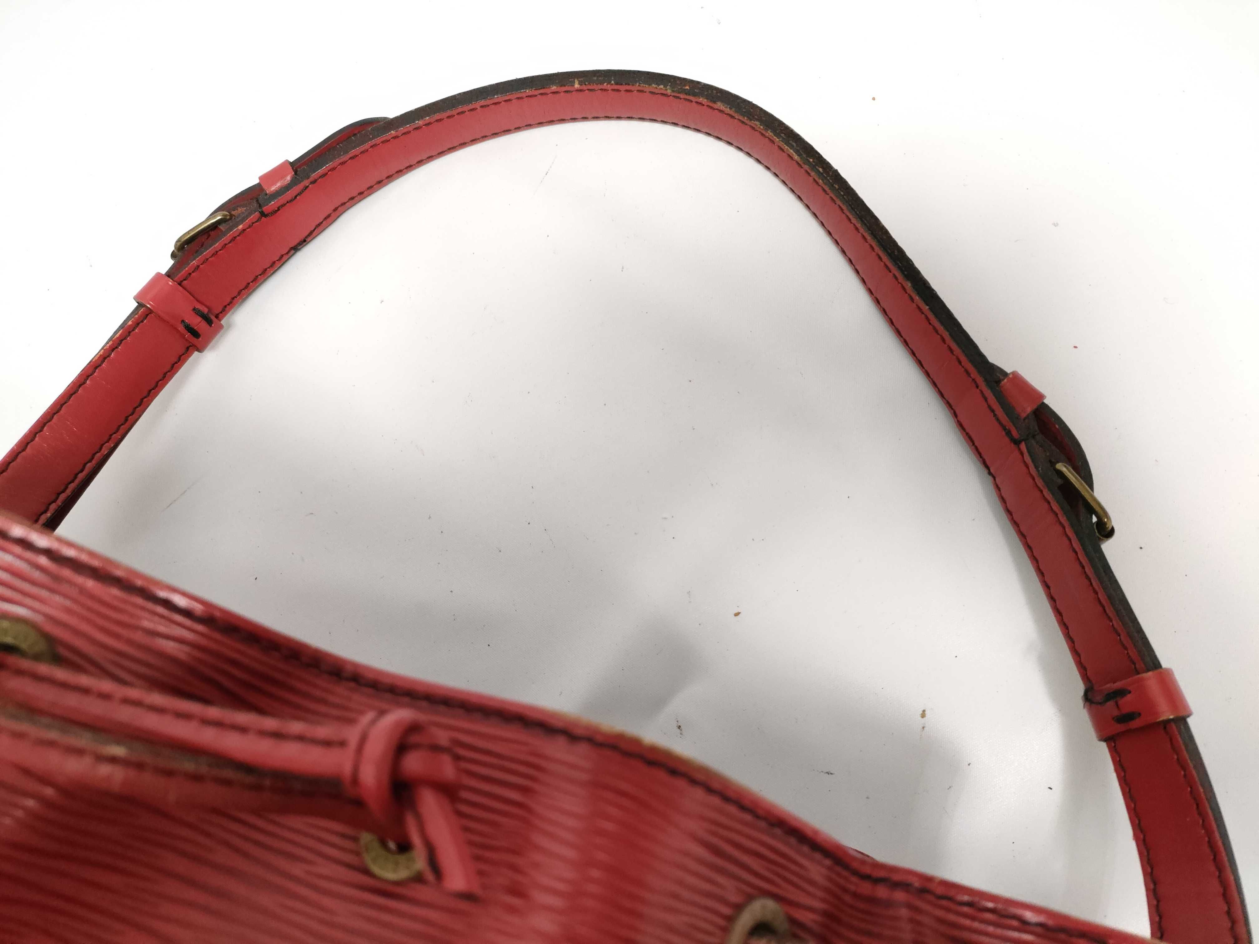 Epi Noe Red M44007 8907A2 Shoulder Bag — view 3