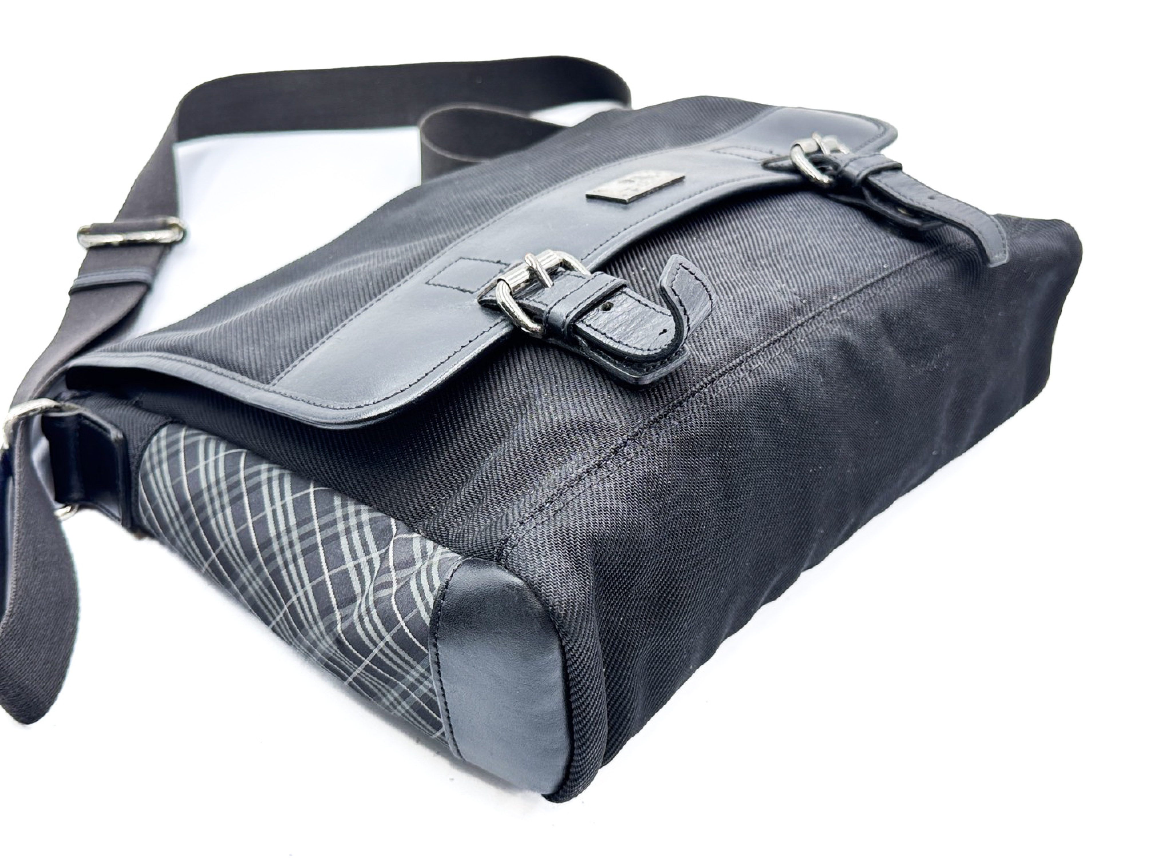 Nova Check Leather Messenger Bag Black Label Crestbridge Shoulder Bag — view 5