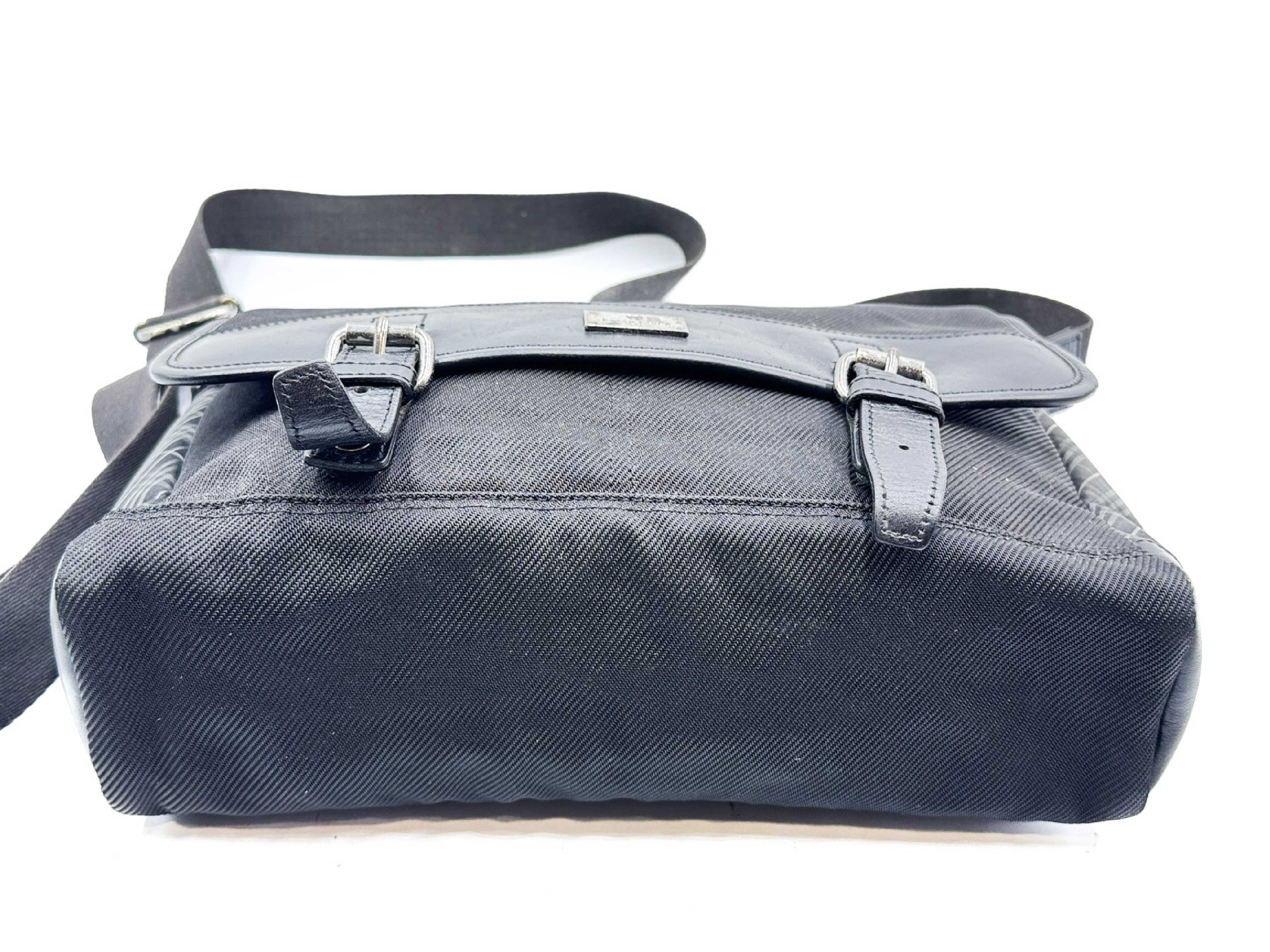 Nova Check Leather Messenger Bag Black Label Crestbridge Shoulder Bag — view 7