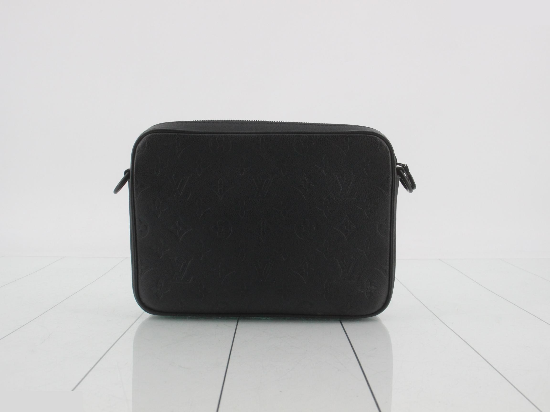 Monogram Shadow Trio Messenger, Retail Price ¥456,500, Unused — view 2
