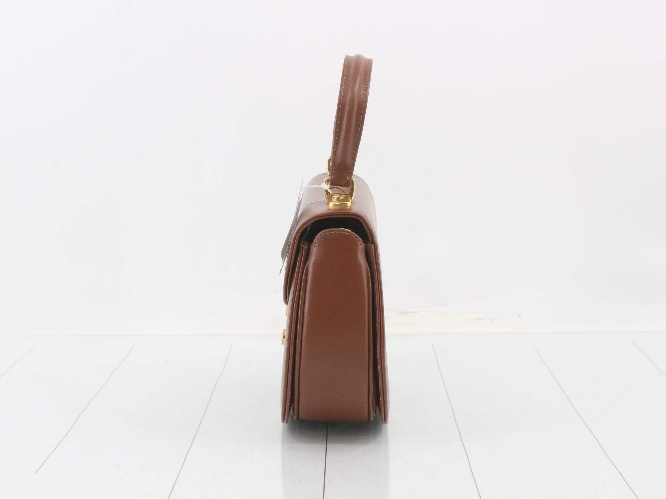 Burberrys leather handbag, brown tones — view 3