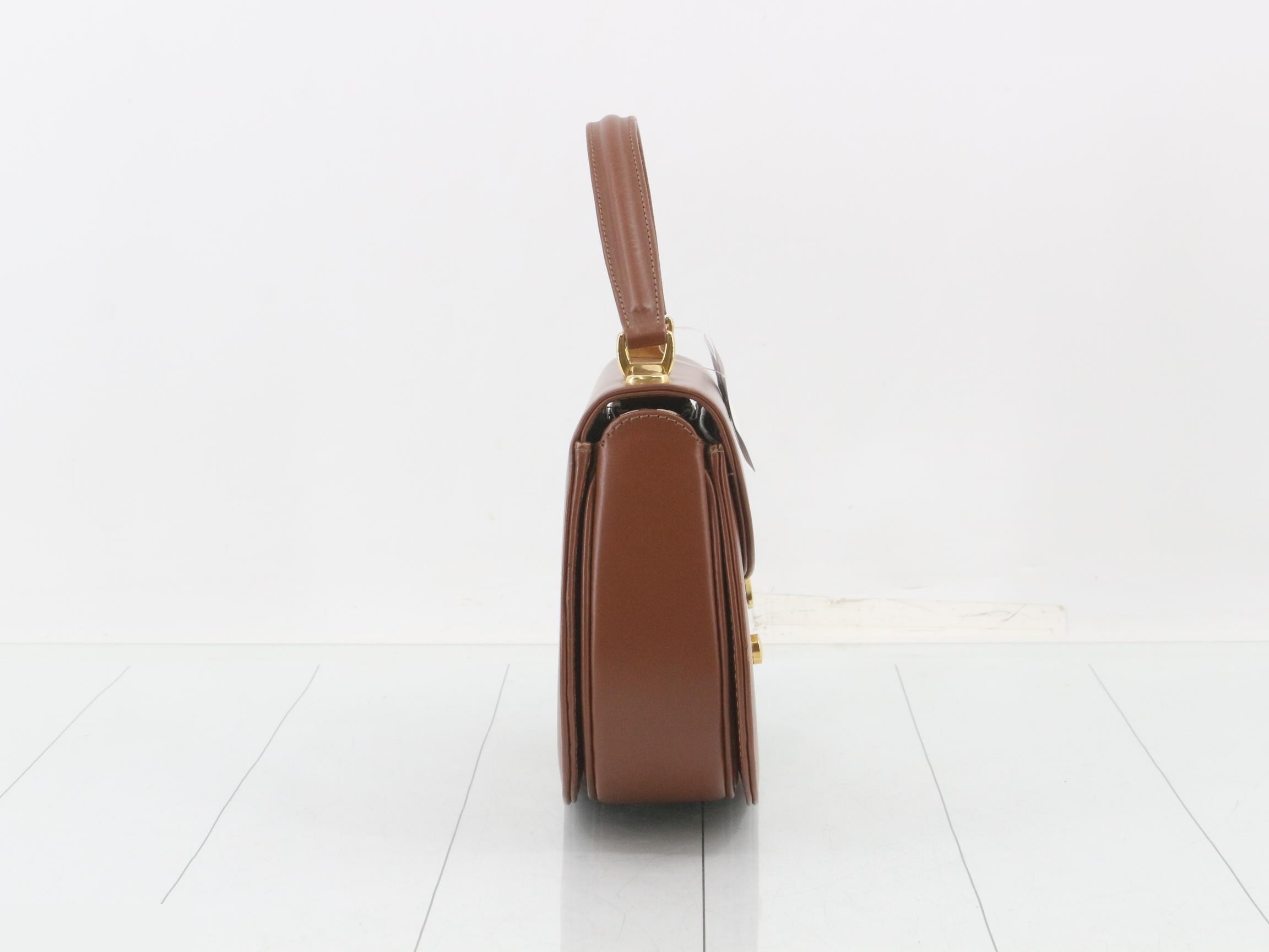 Burberrys leather handbag, brown tones — view 4
