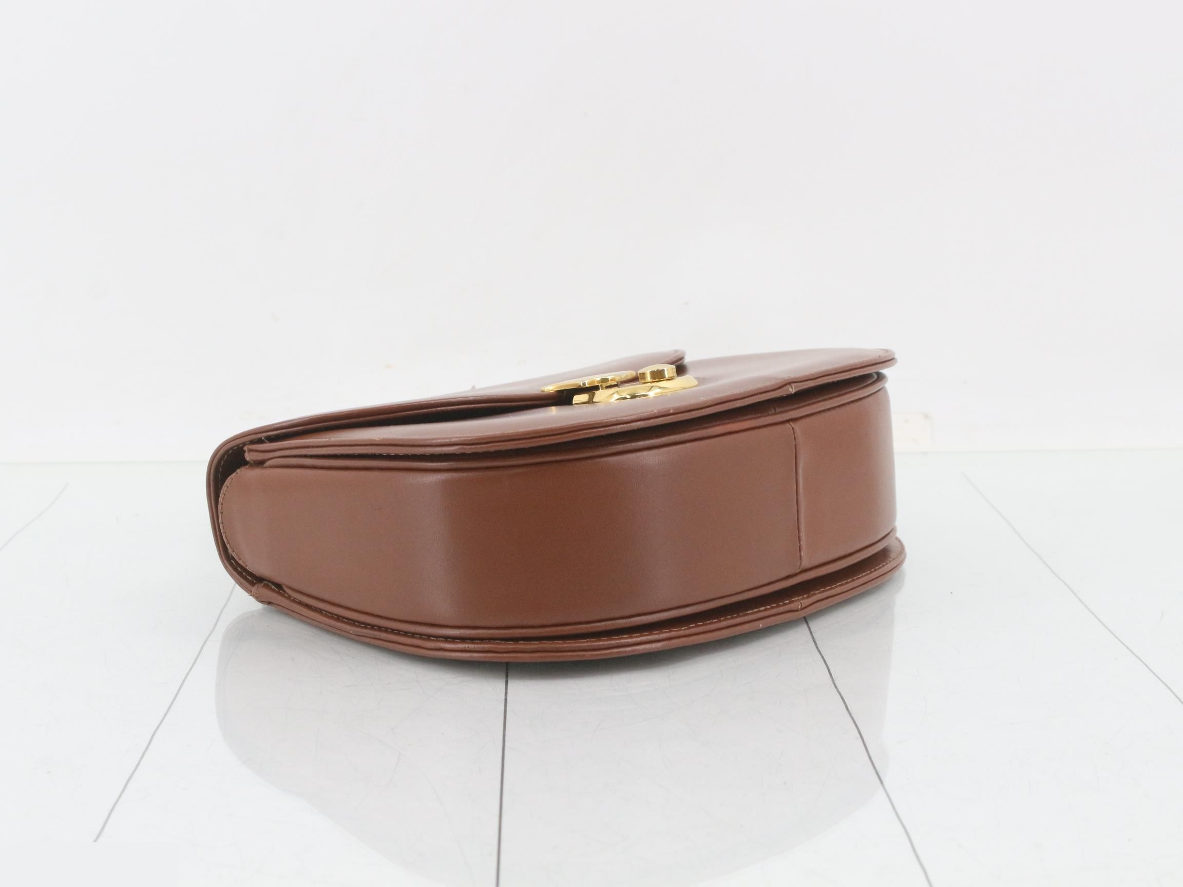 Burberrys leather handbag, brown tones — view 5