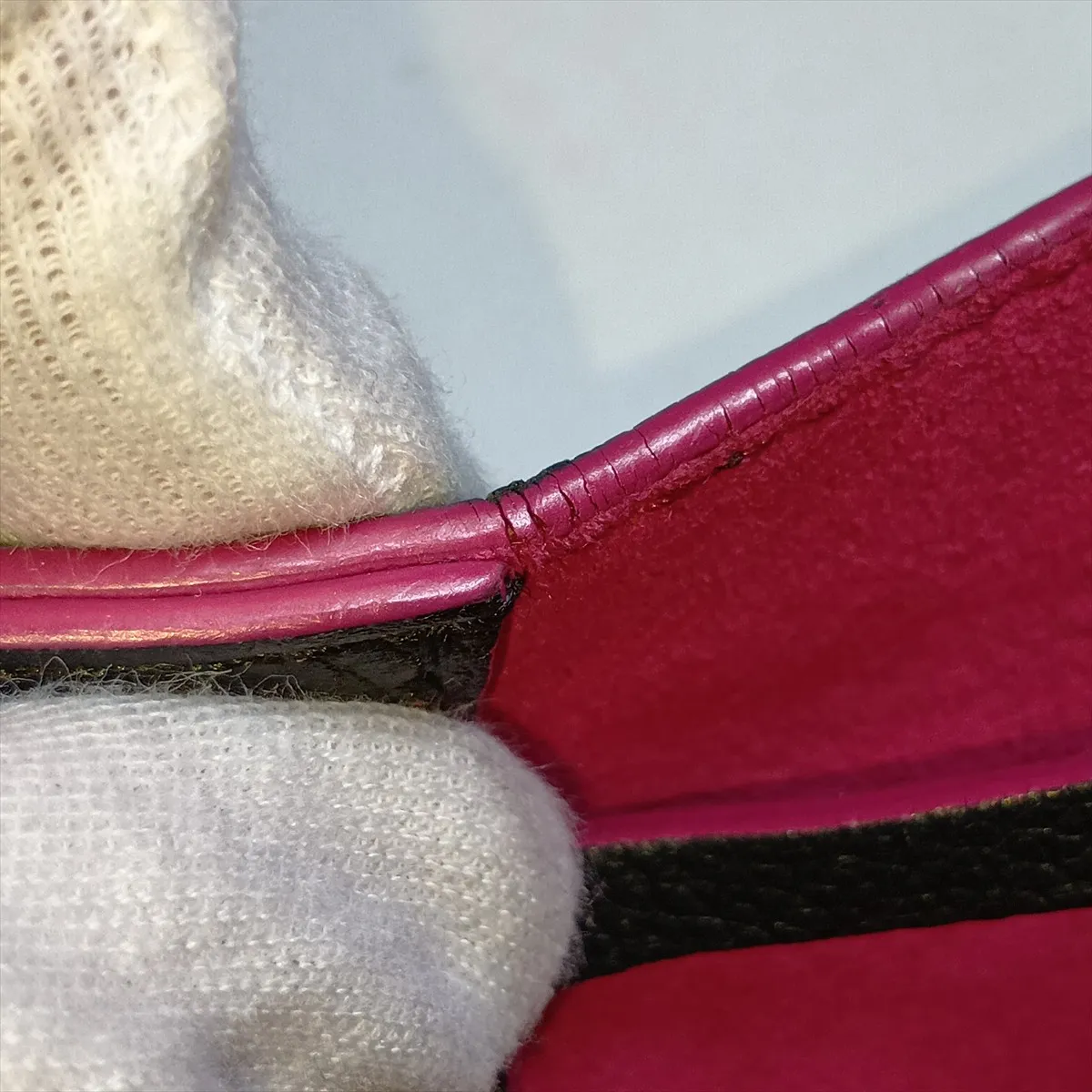 LV Logo Lockme Bucket M54677 DU0139 Black x Pink — view 12