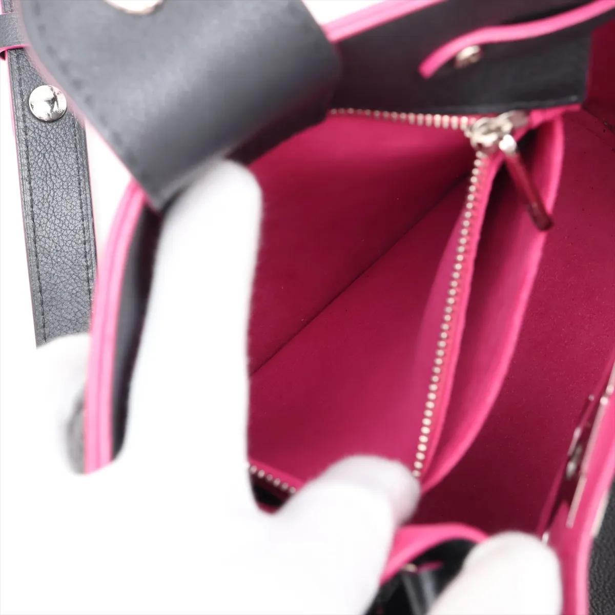 LV Logo Lockme Bucket M54677 DU0139 Black x Pink — view 8