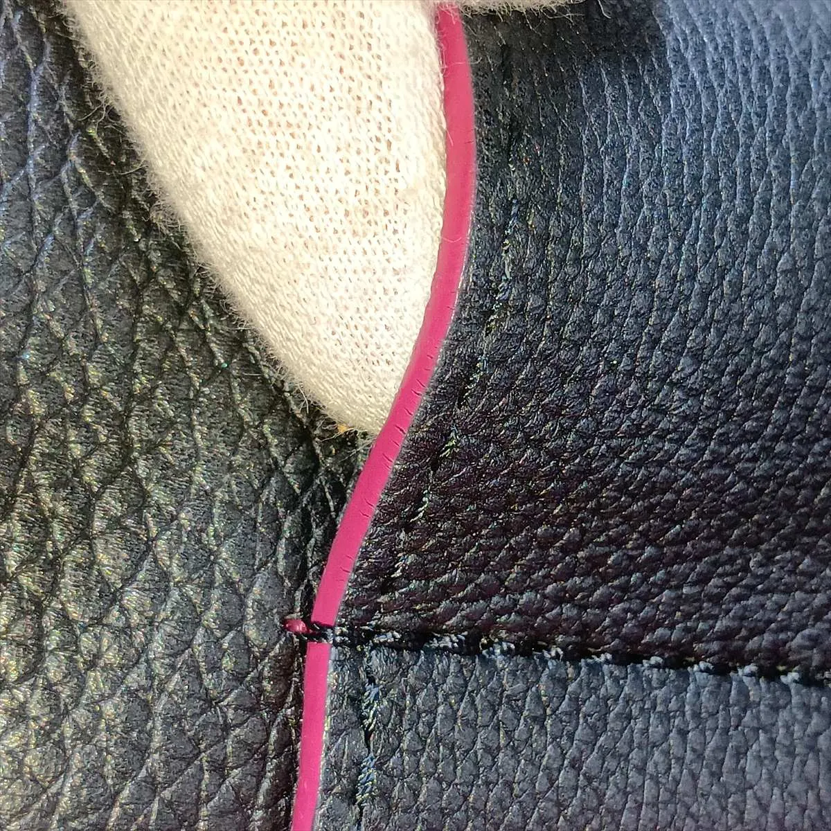 LV Logo Lockme Bucket M54677 DU0139 Black x Pink — view 10