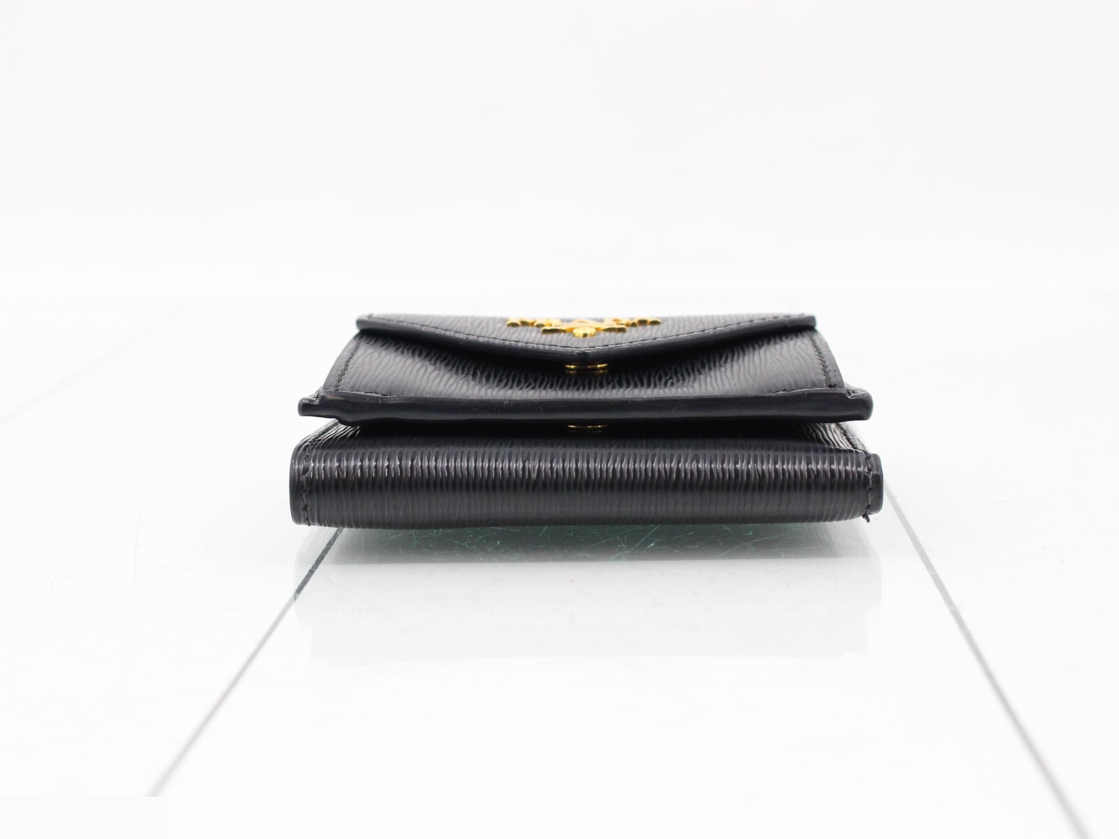 Folding wallet — view 3