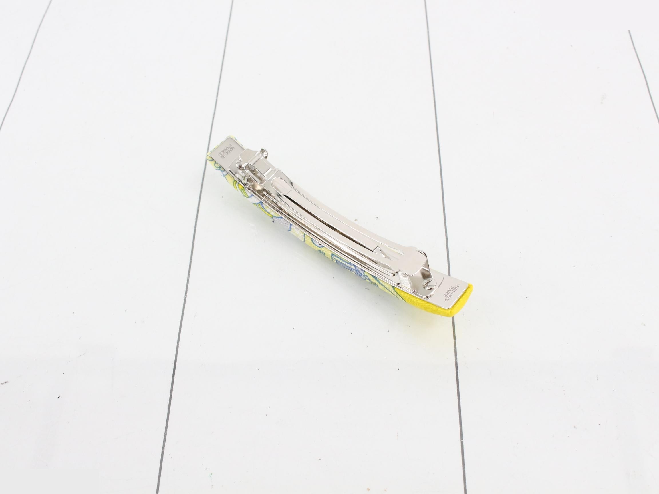 Barrette — view 2