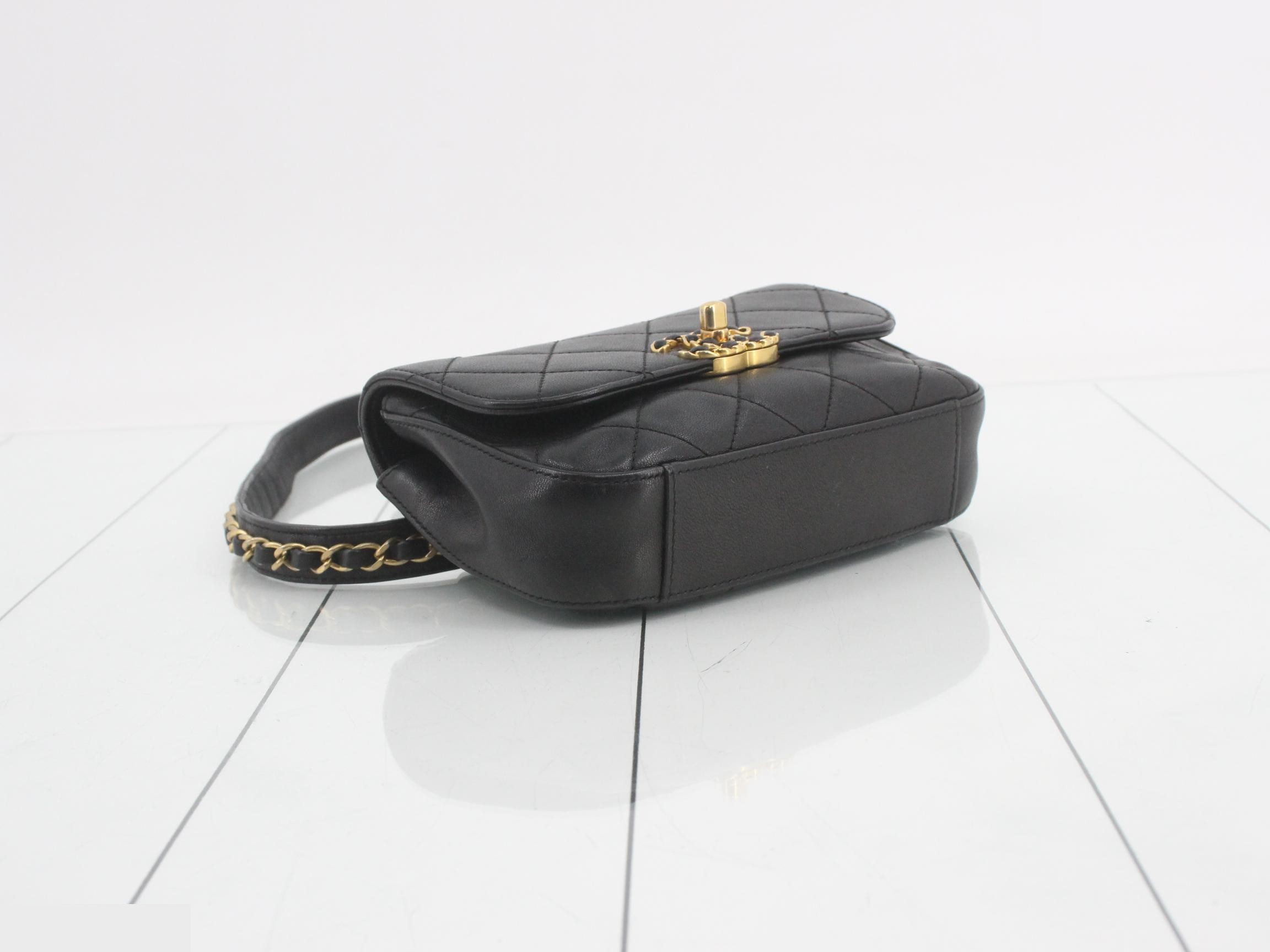 19 Leather Turnlock Chain Shoulder Bag — view 5