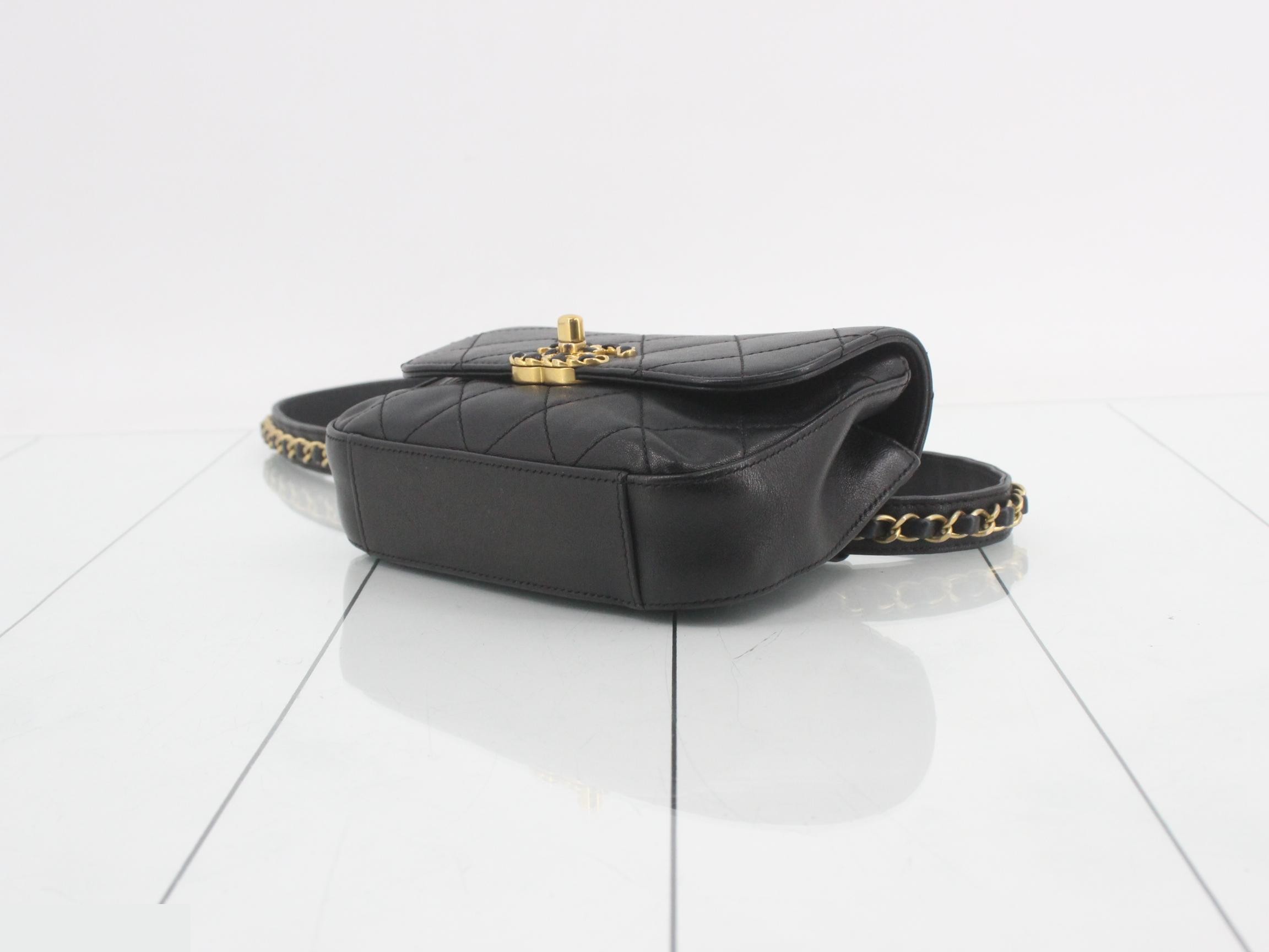 19 Leather Turnlock Chain Shoulder Bag — view 6