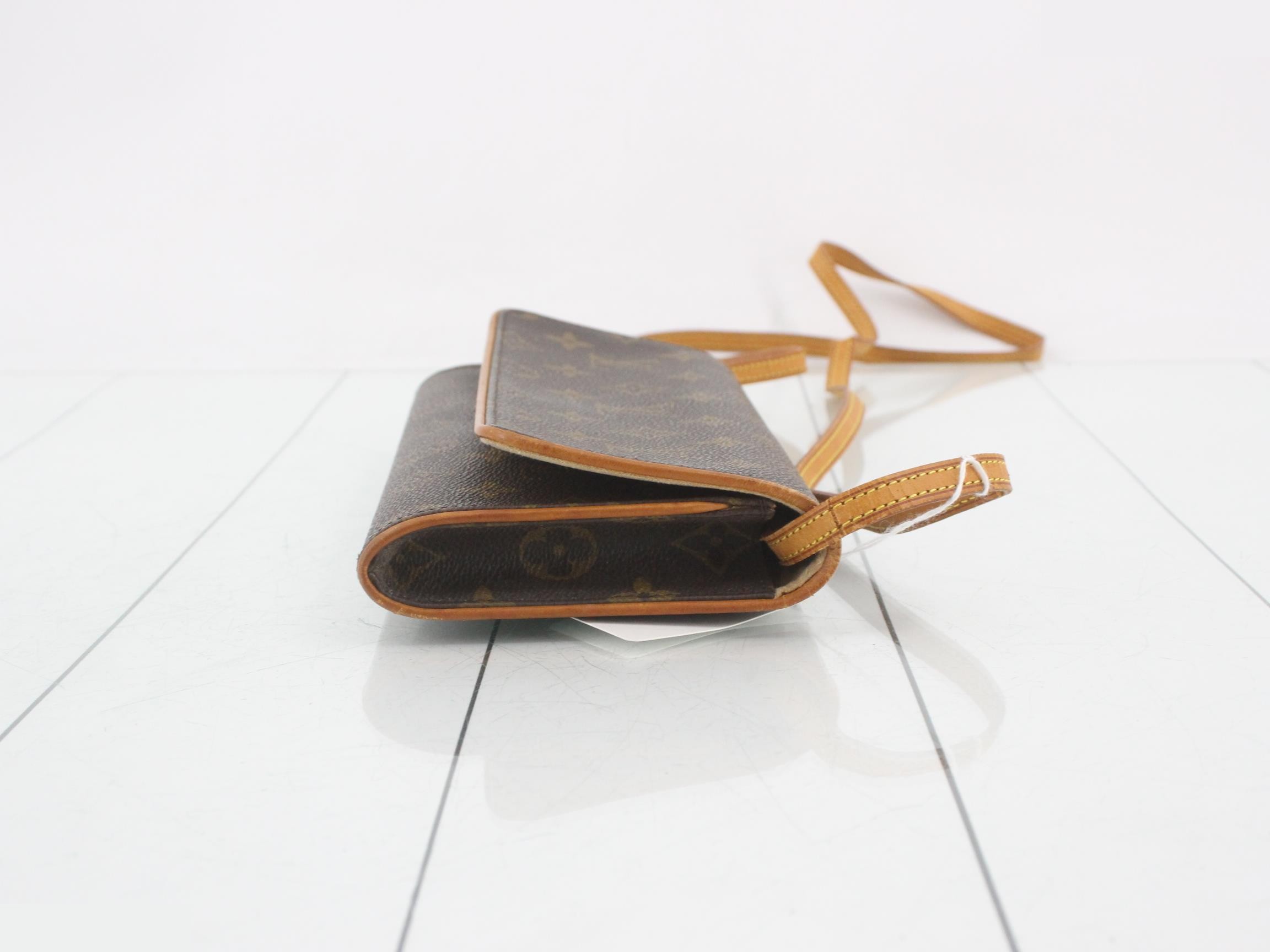 Monogram Pochette Twin GM FL1010 Shoulder Bag — view 3