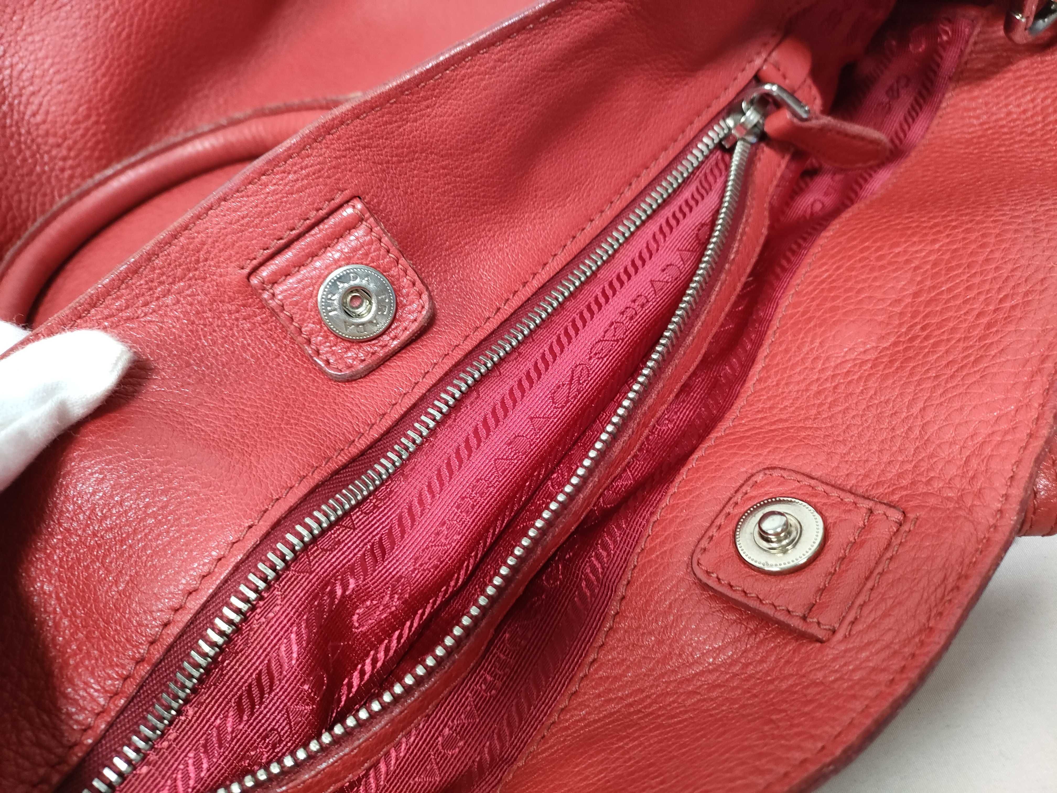 Leather Red 2-way Shoulder Bag with Stitching Tag / Handbag — view 13