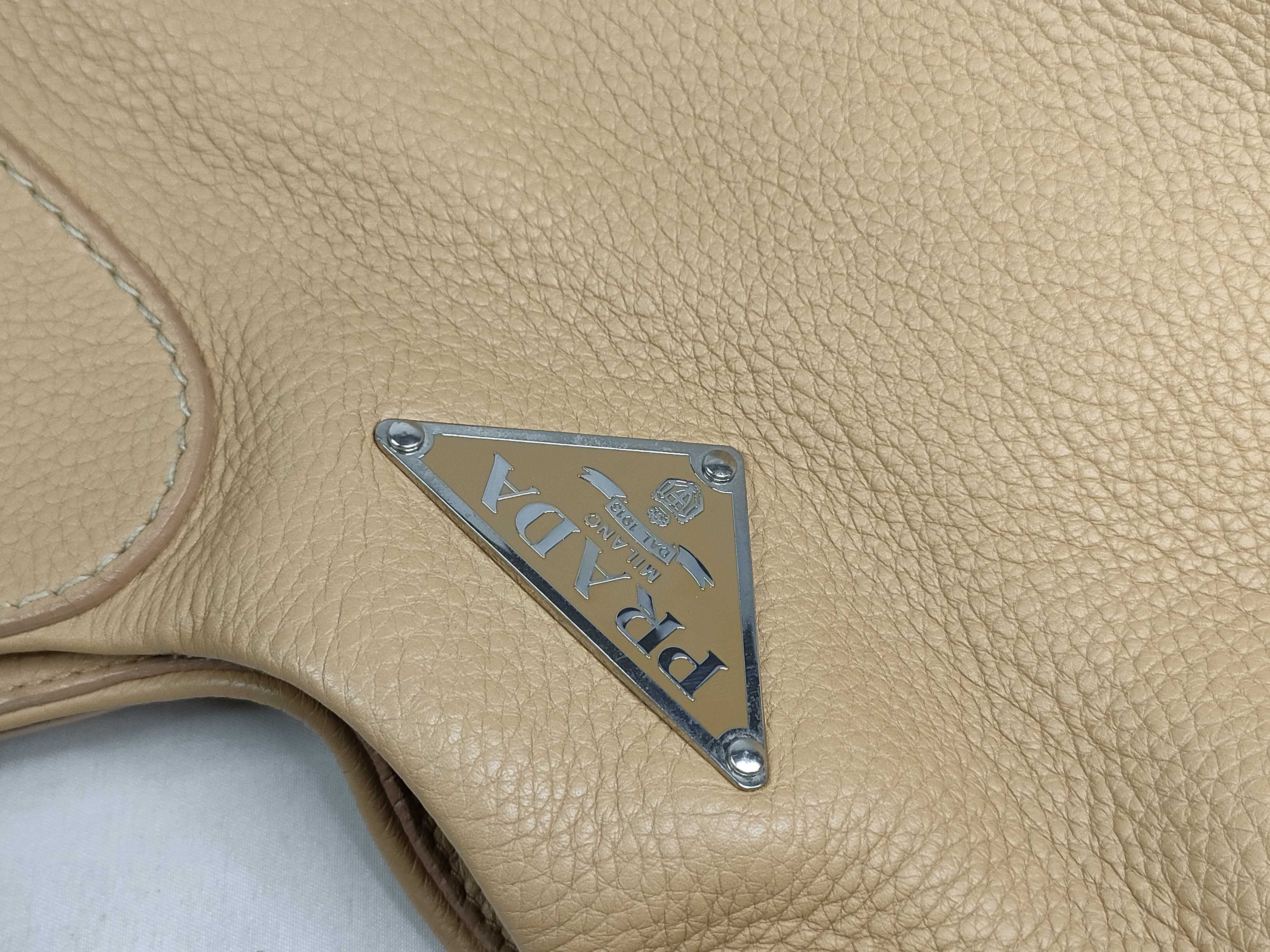 handbag, triangular logo, leather handbag — view 14
