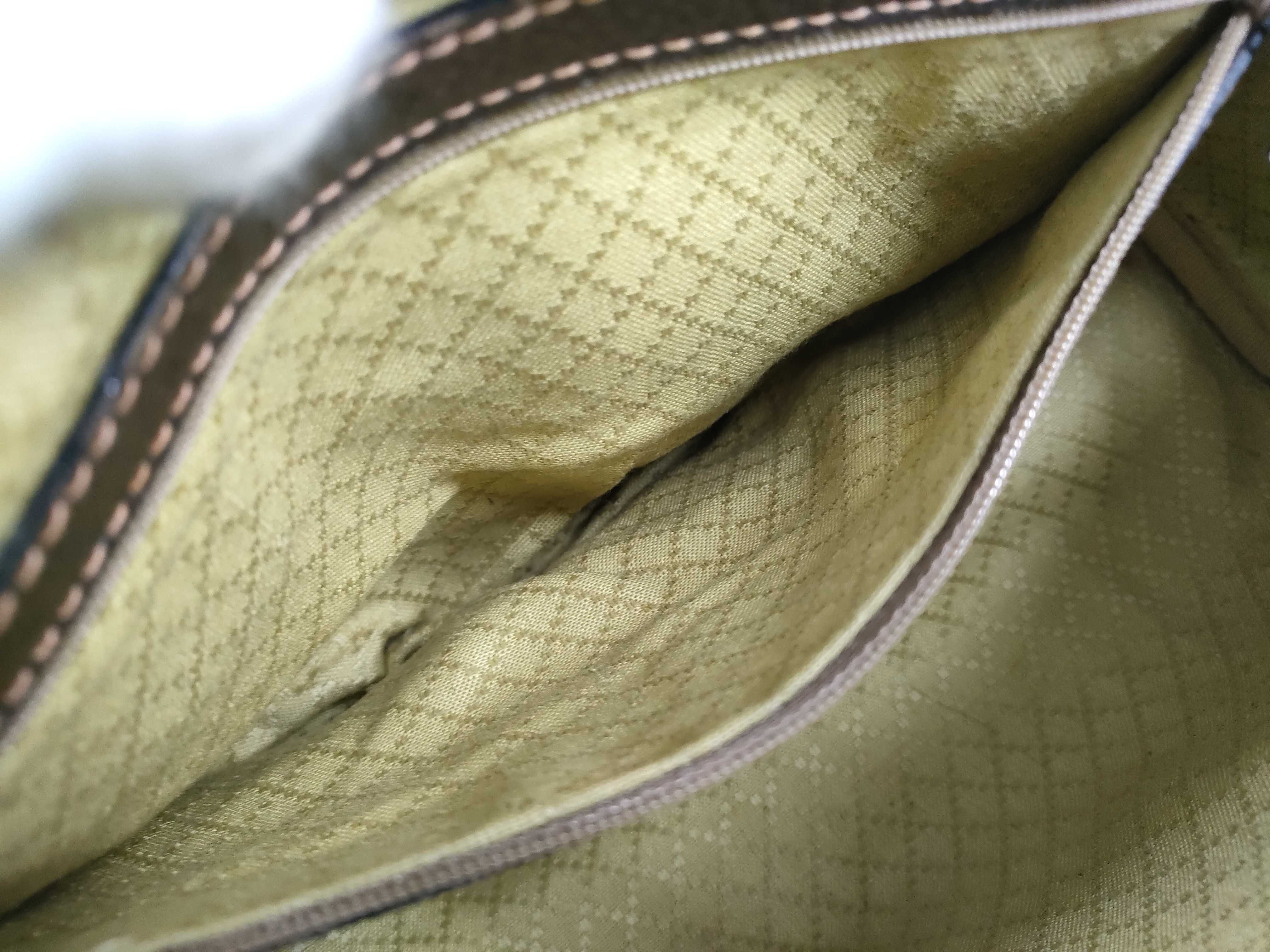 GG Supreme / GG Supreme / 67 / Handbag / PVC Handbag — view 11