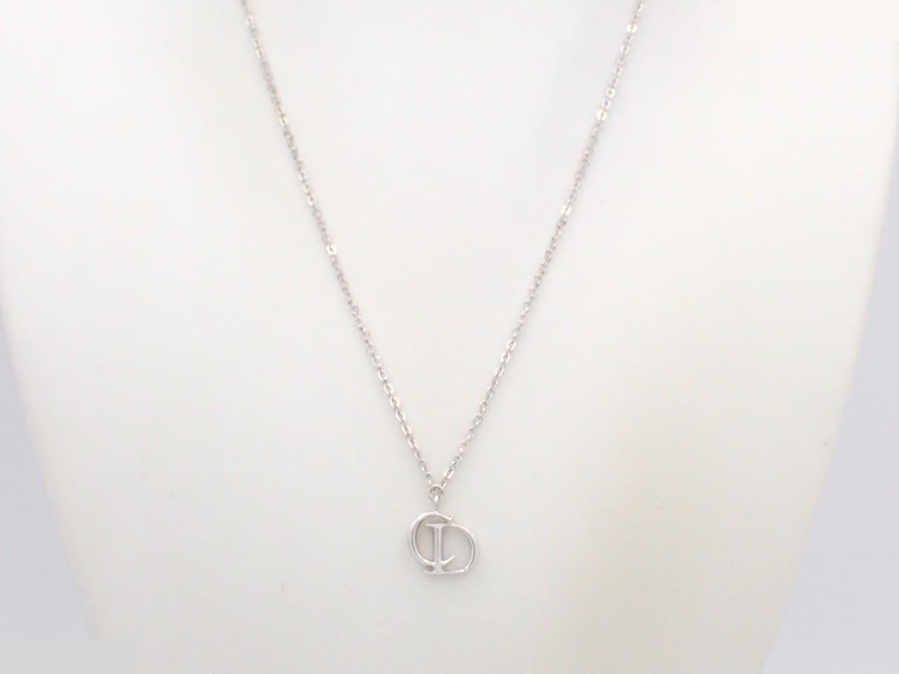 Other lines: Precious metals, necklaces, pendants, chain approximately 46cm. — view 3