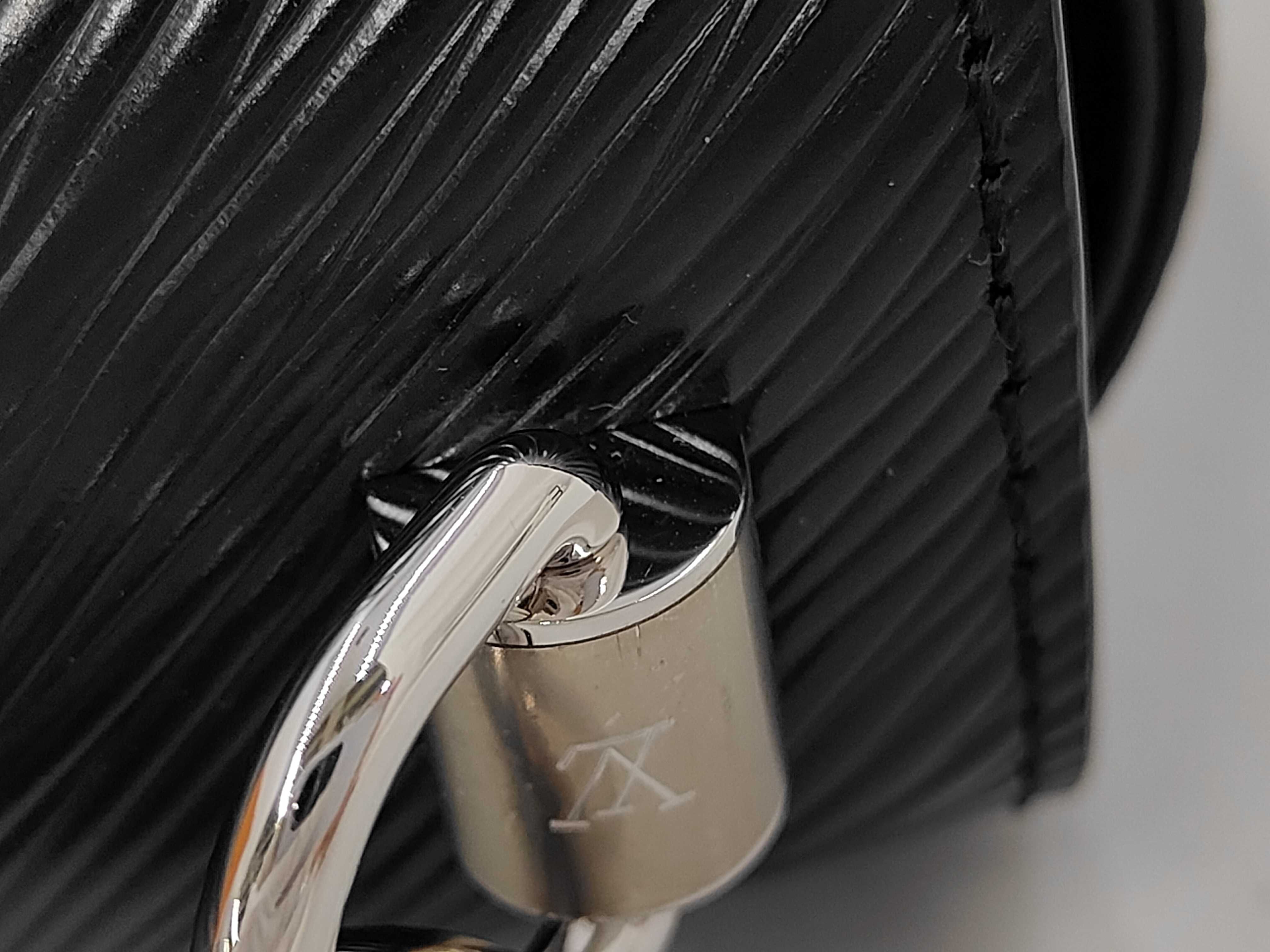 Epi Yayoi Kusama Twist Chain Shoulder Bag — view 6