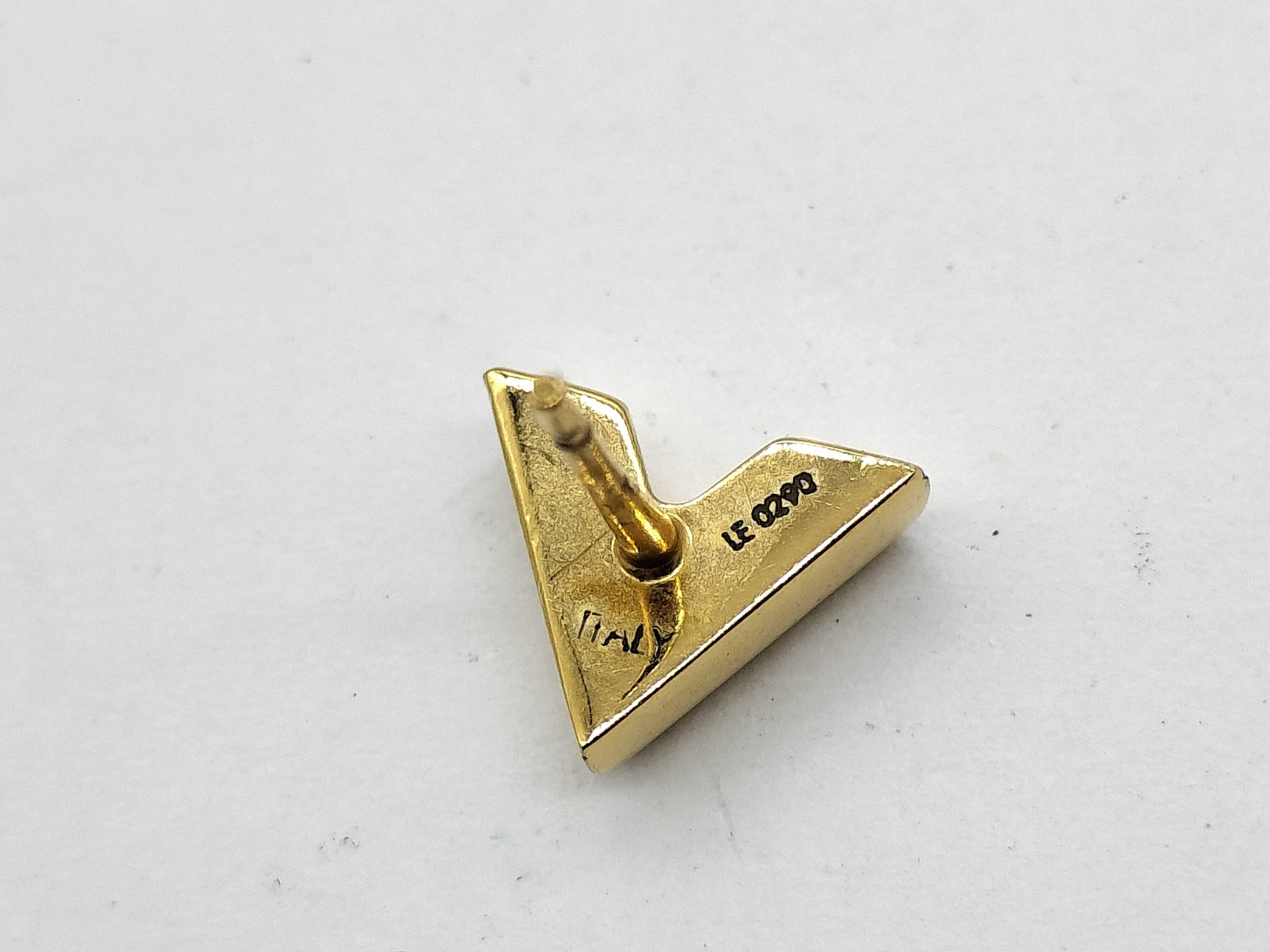 M68153 Essential V LE 0290 Earrings — view 5
