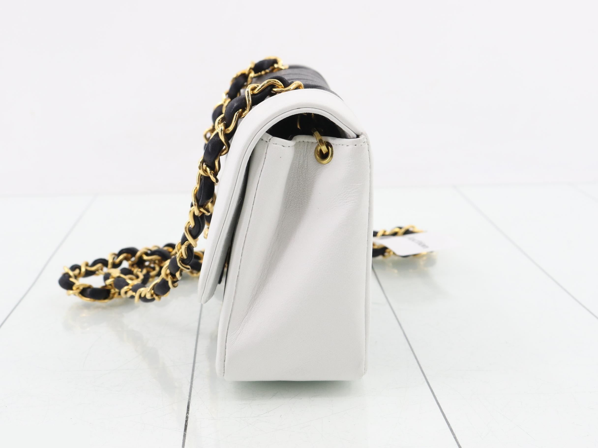 Mademoiselle (Bag) - Shoulder Bag — view 3
