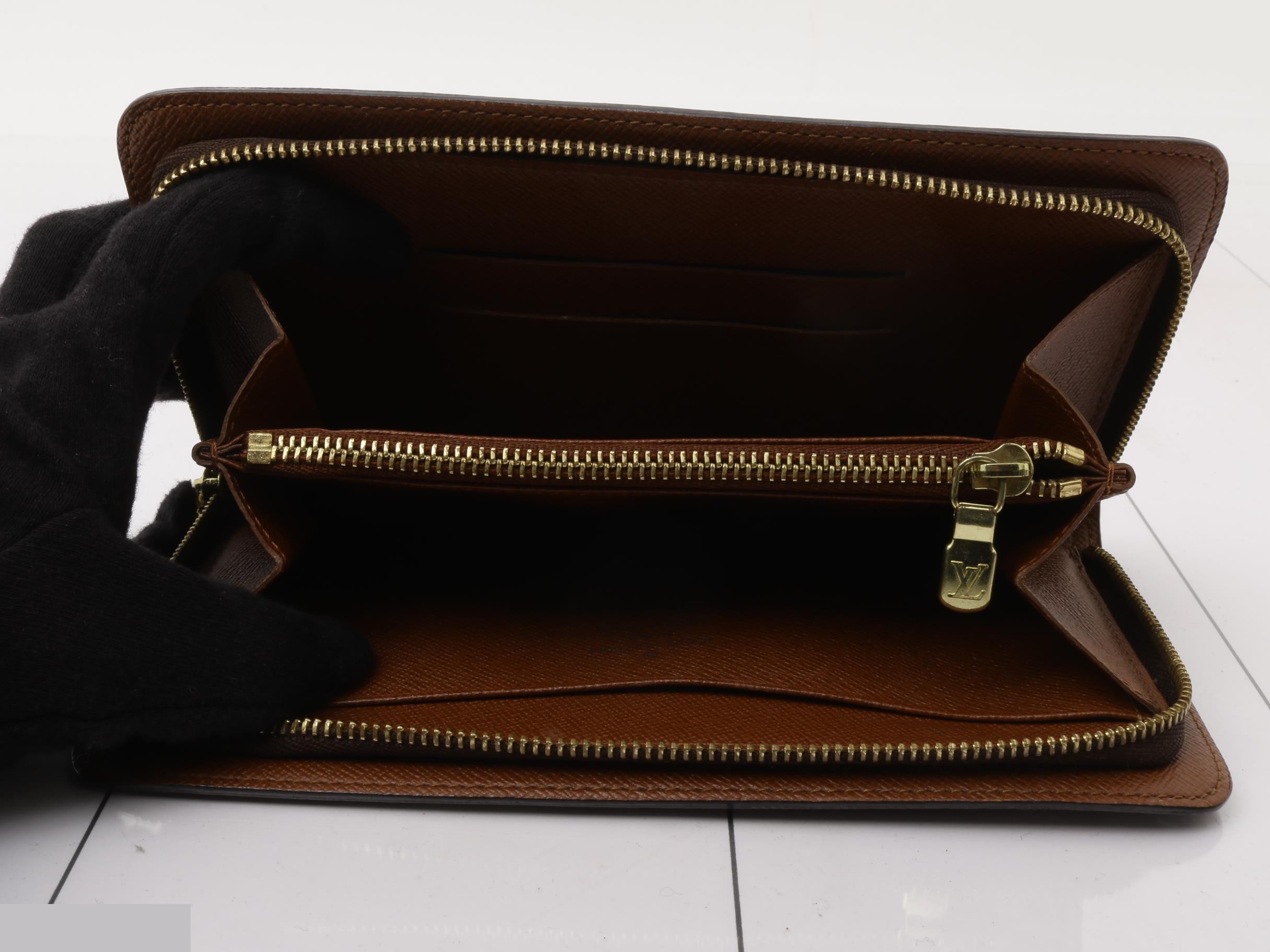 Monogram Mahina Wallet — view 4