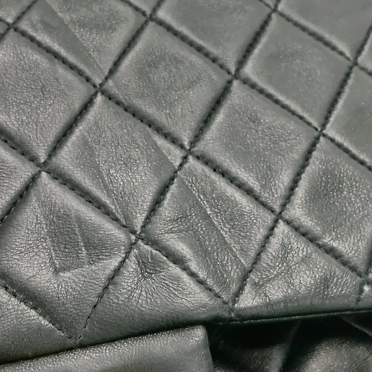[Individually packaged] Chanel Matelassé 25 Lambskin Double Flap Double Chain Bag, Black with Gold Hardware, 2407243, Series 2 — view 10