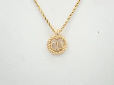 Gold necklace, chain approximately 44cm