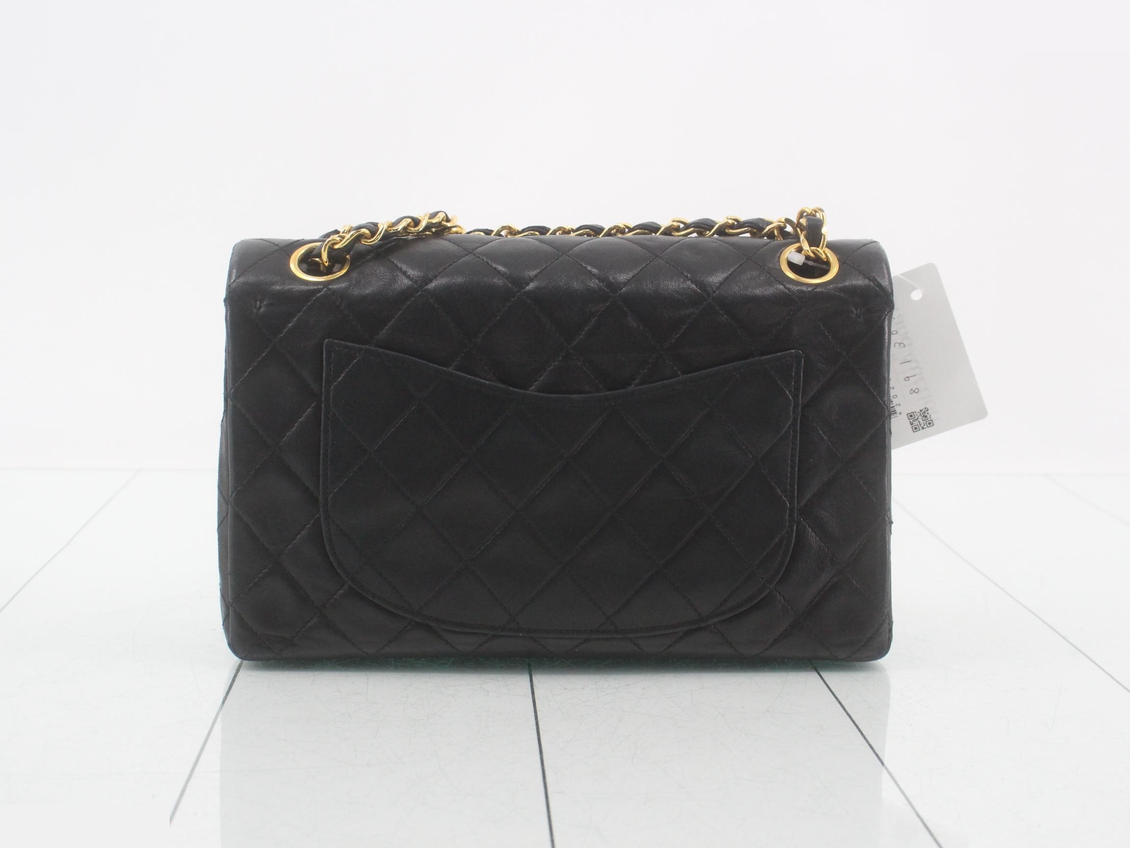 Shoulder bag, Matelassé, lambskin, double flap, double chain, model number 3. — view 2