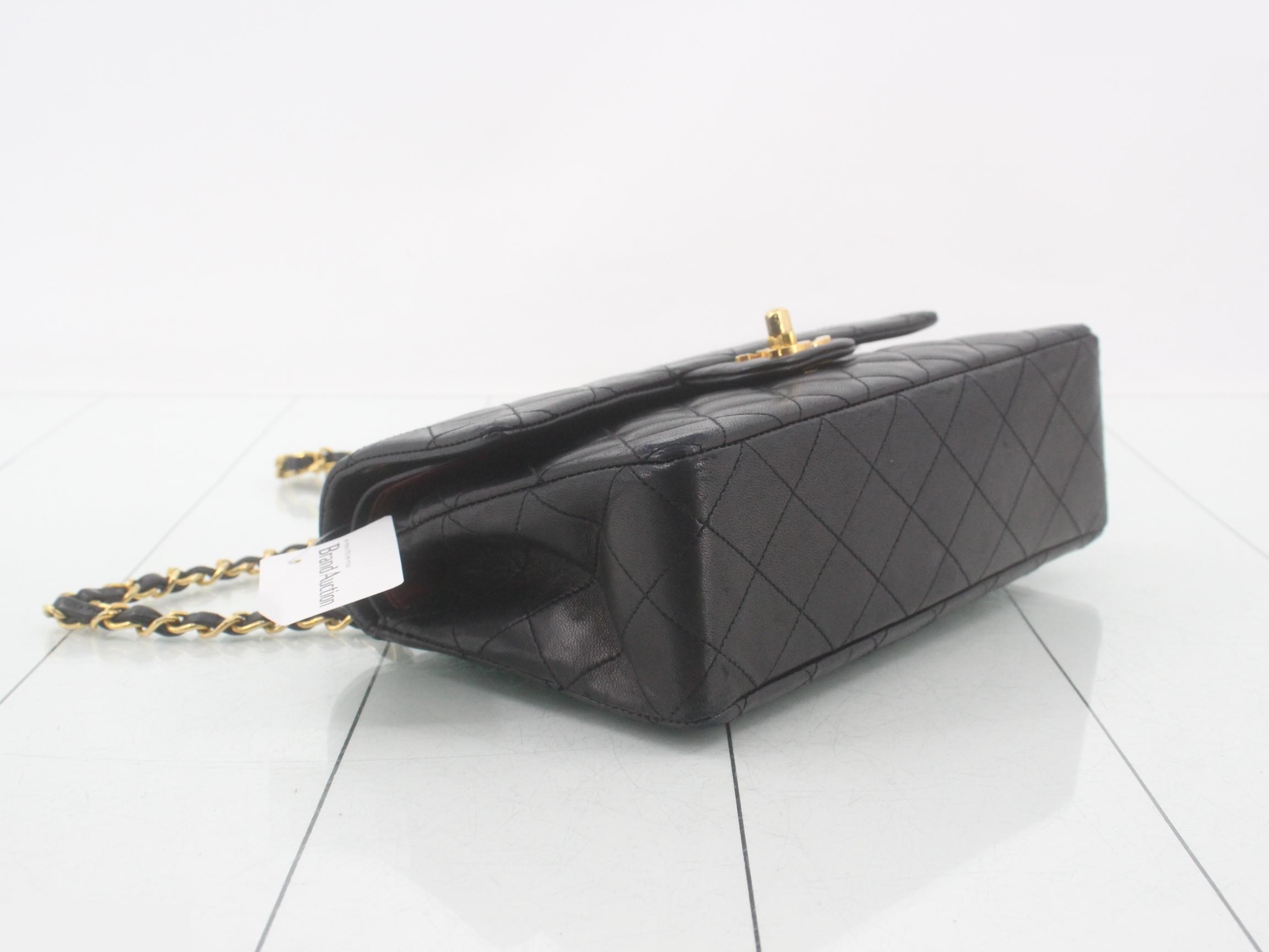Shoulder bag, Matelassé, lambskin, double flap, double chain, model number 3. — view 5