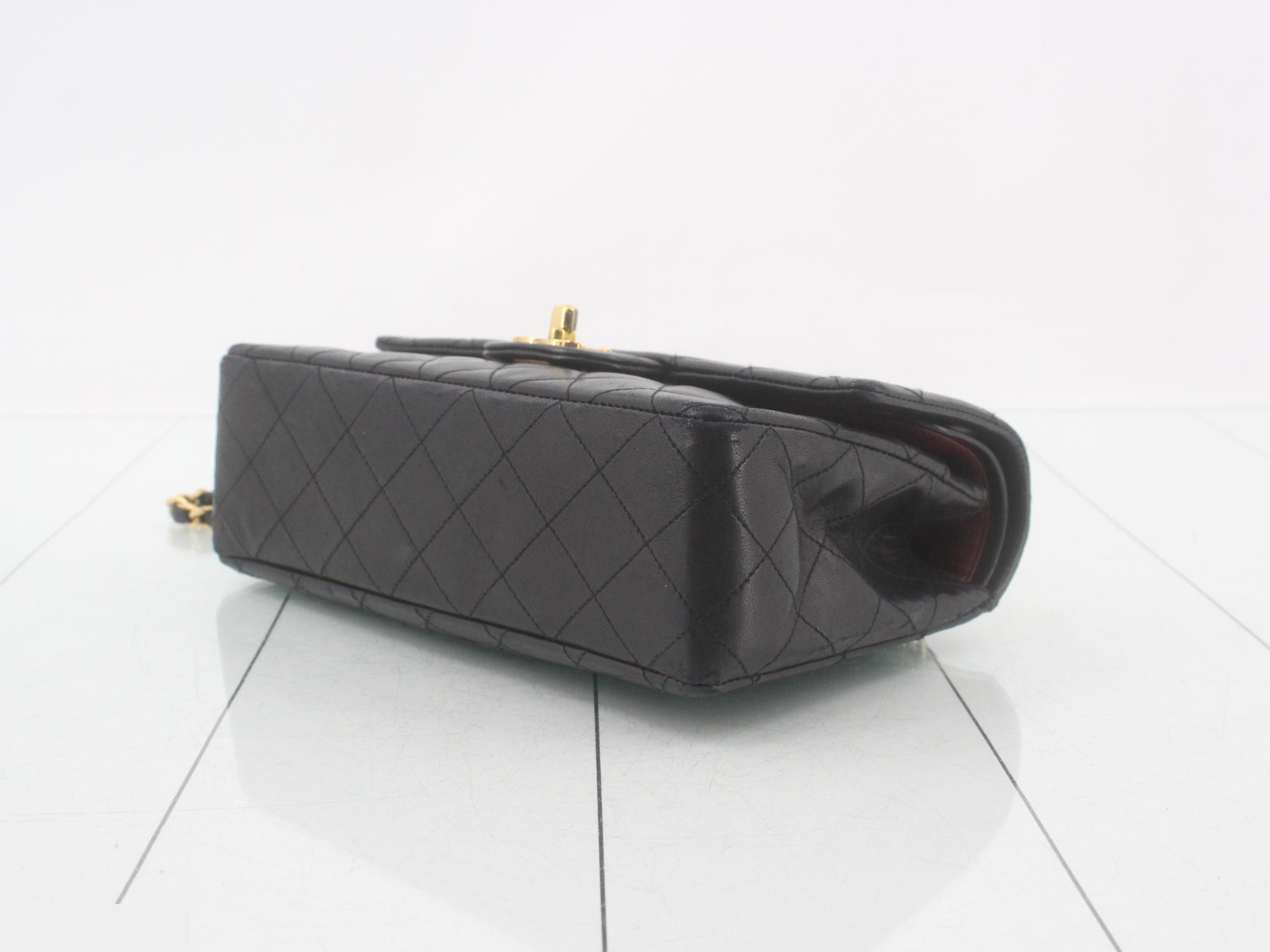 Shoulder bag, Matelassé, lambskin, double flap, double chain, model number 3. — view 6