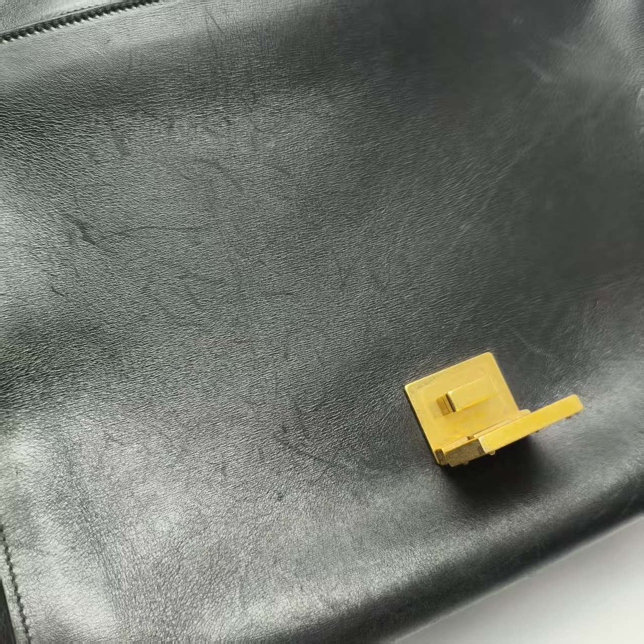 【*Shipped from: China*】CELINE Trapeze Leather Shoulder Bag — view 10