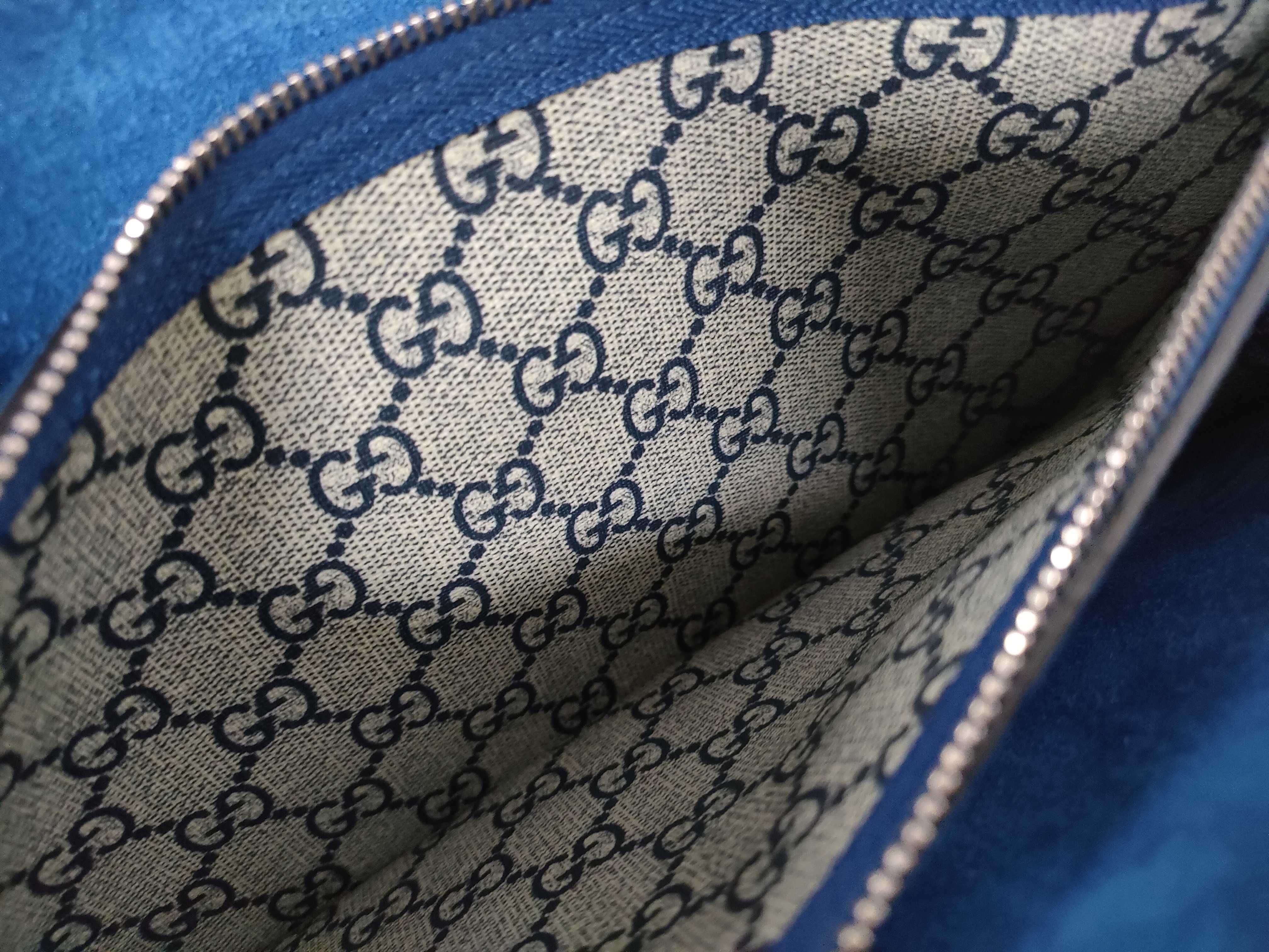 GG Supreme Shoulder Bag — view 12