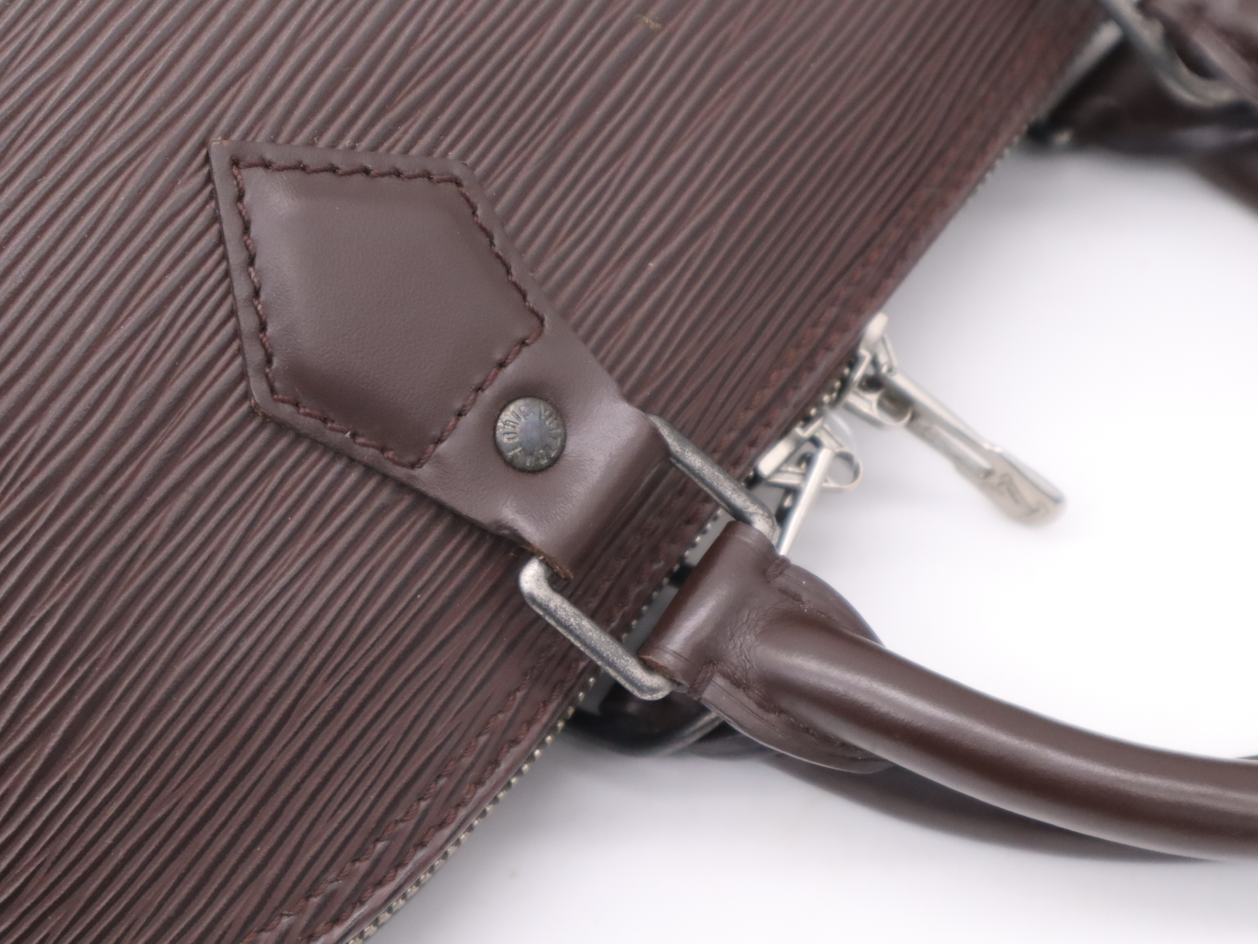 M5214D Epi Alma Mocha Handbag — view 7