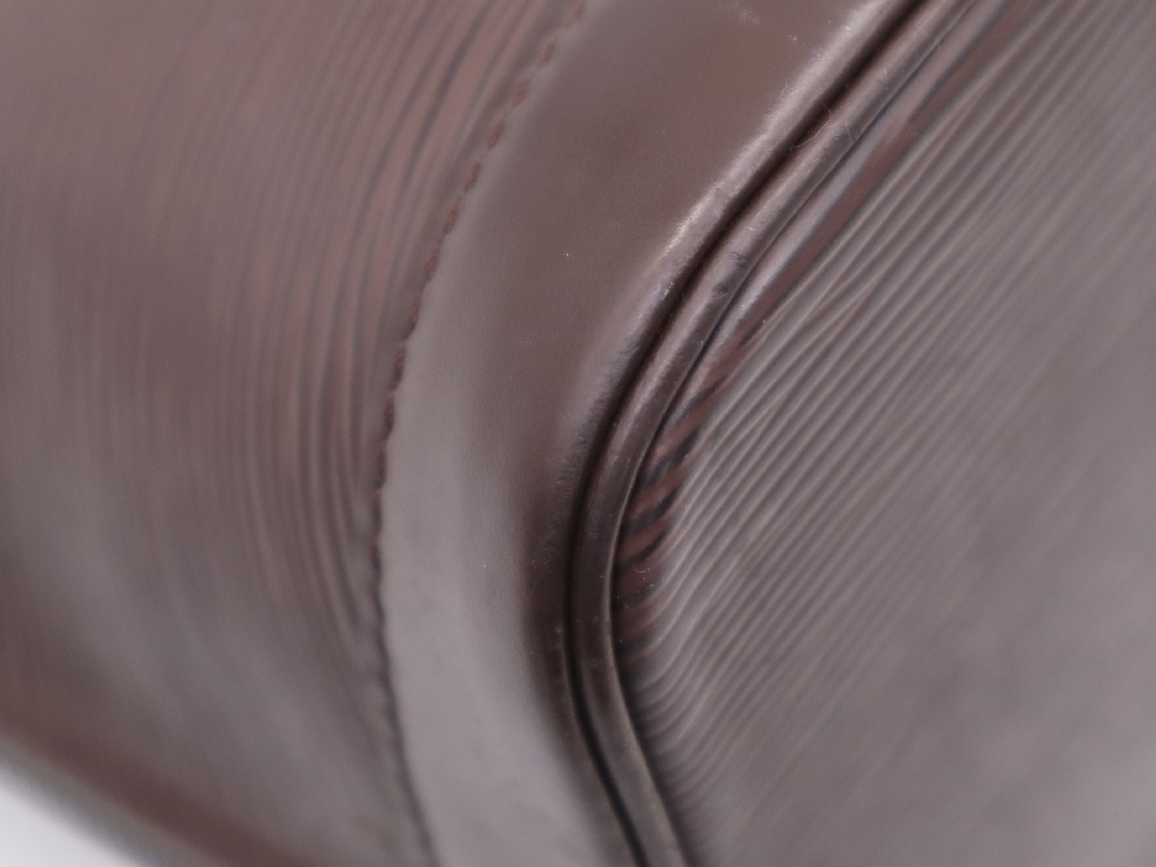 M5214D Epi Alma Mocha Handbag — view 10